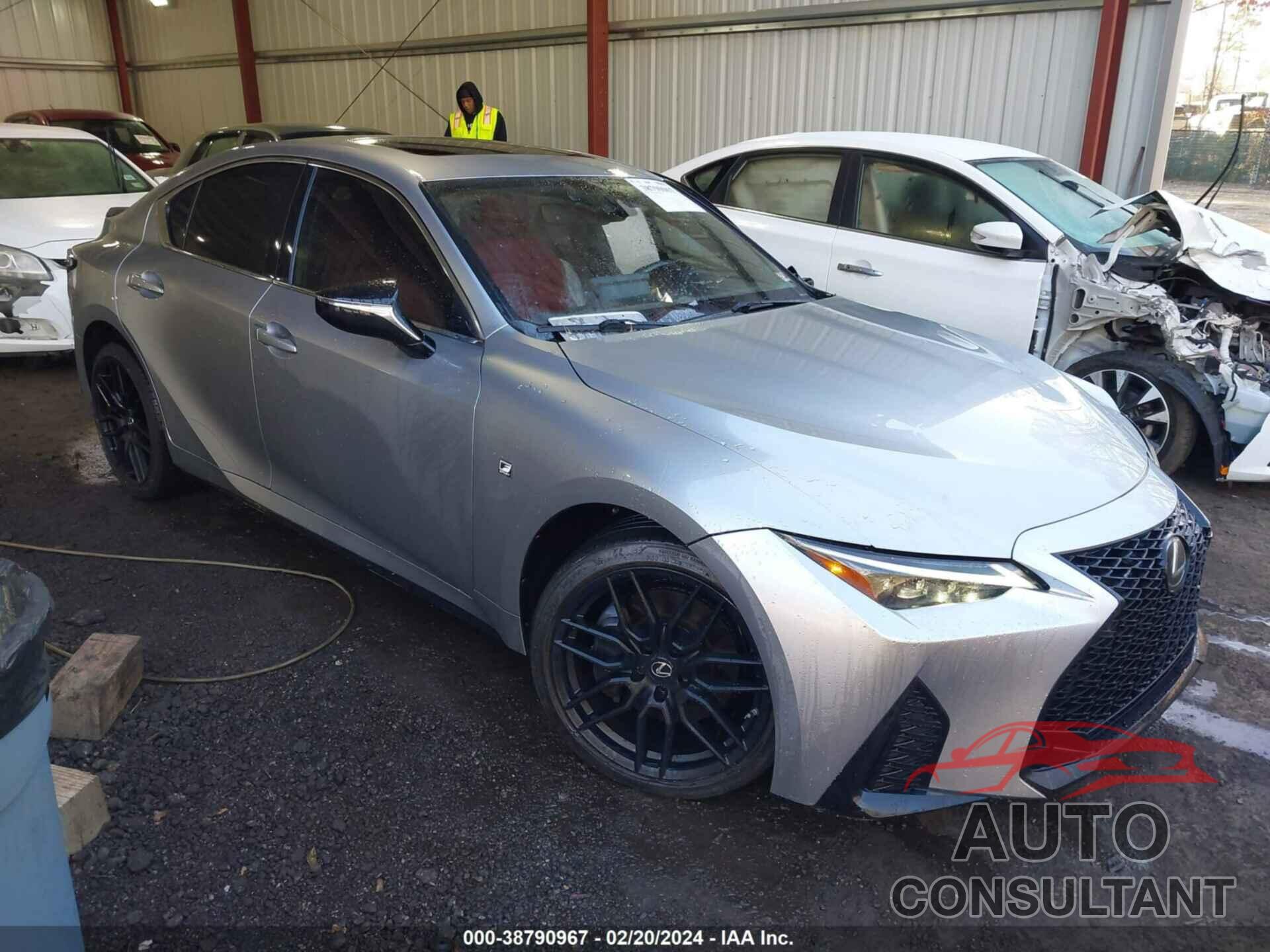 LEXUS IS 2021 - JTHGZ1E24M5019310