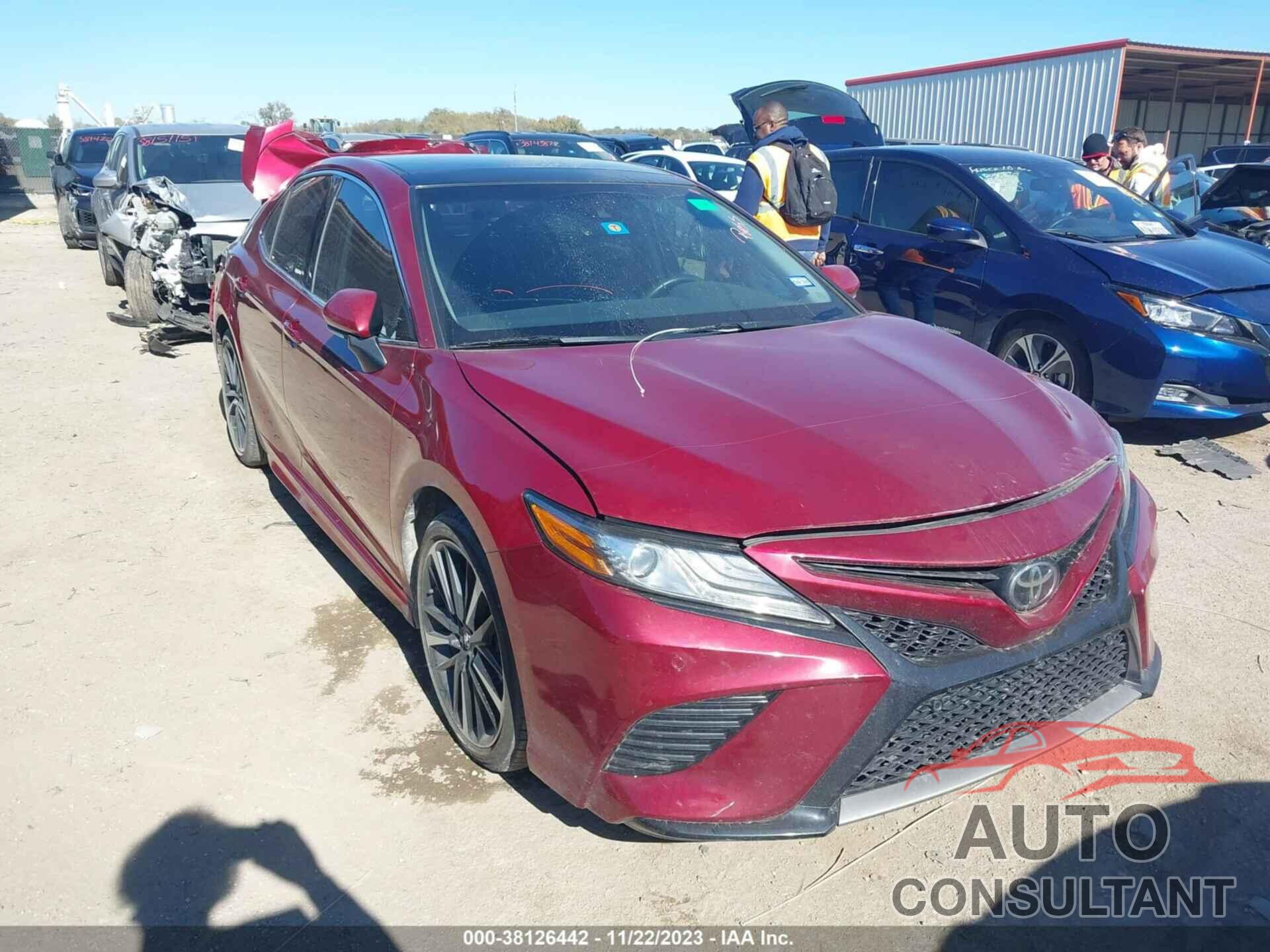 TOYOTA CAMRY 2018 - 4T1B61HK2JU640087