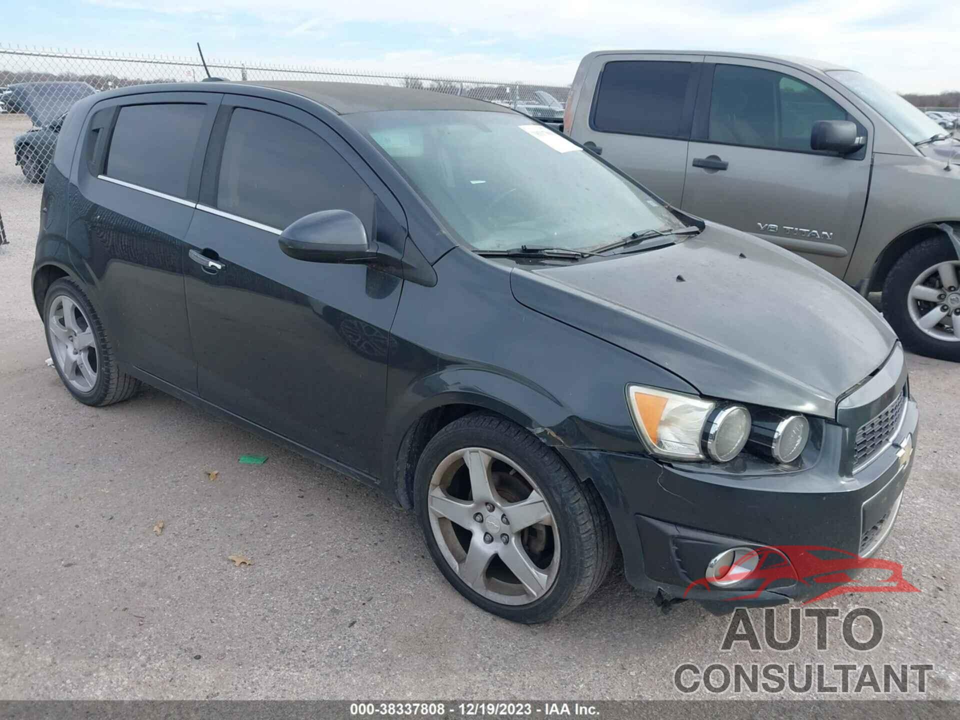 CHEVROLET SONIC 2015 - 1G1JE6SB2F4116690