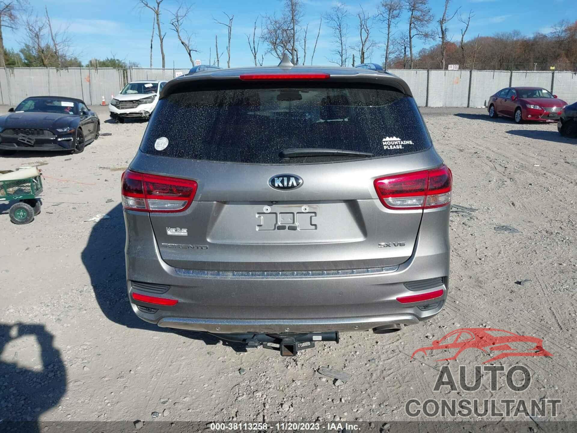 KIA SORENTO 2017 - 5XYPKDA56HG324361