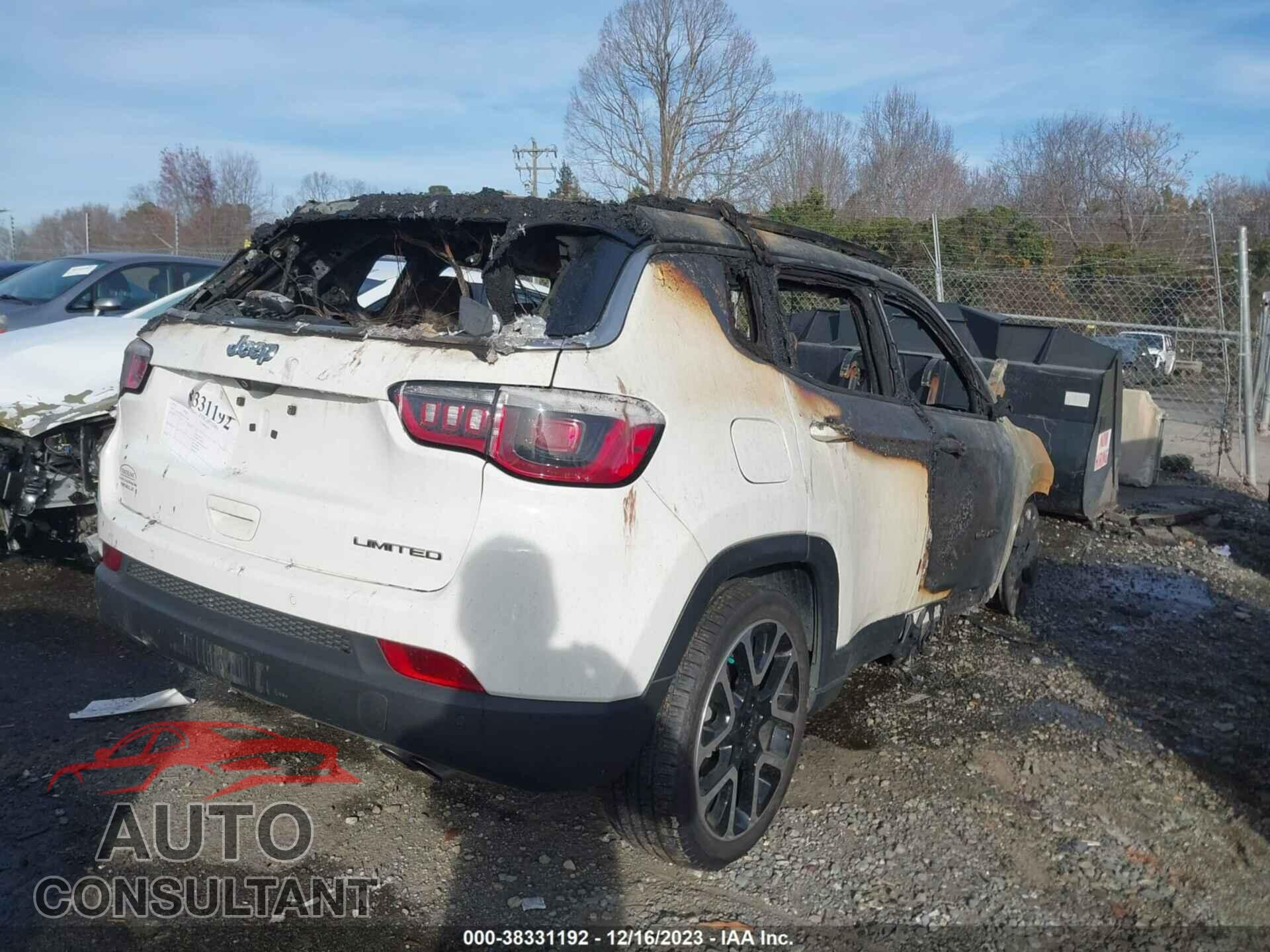 JEEP COMPASS 2018 - 3C4NJCCBXJT211342