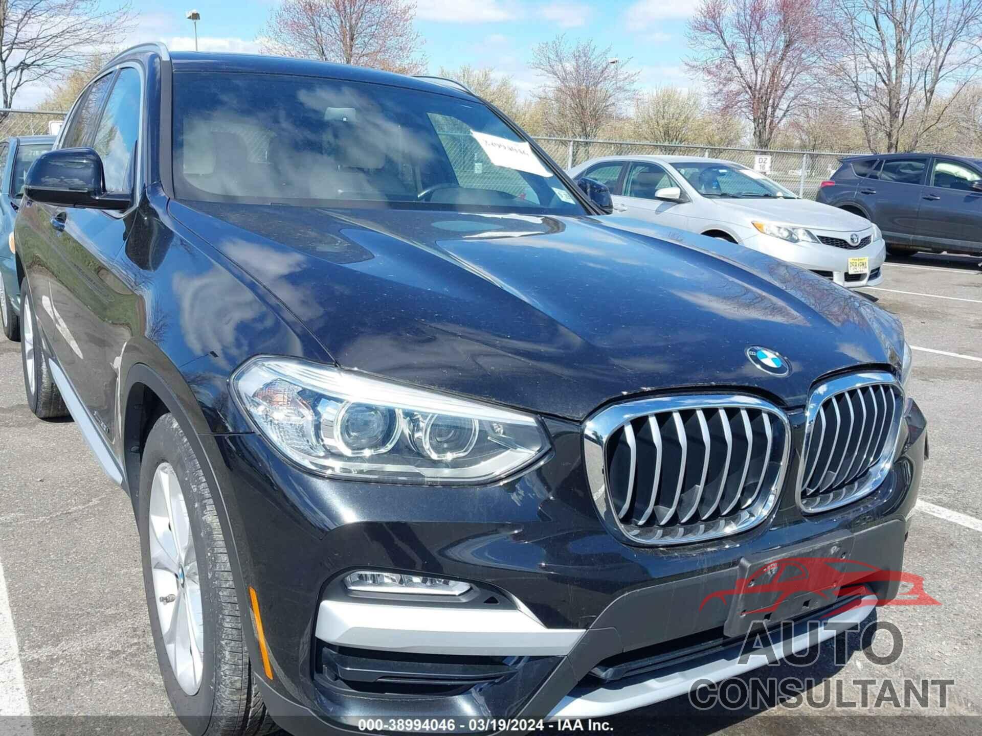 BMW X3 2018 - 5UXTR9C59JLD62084