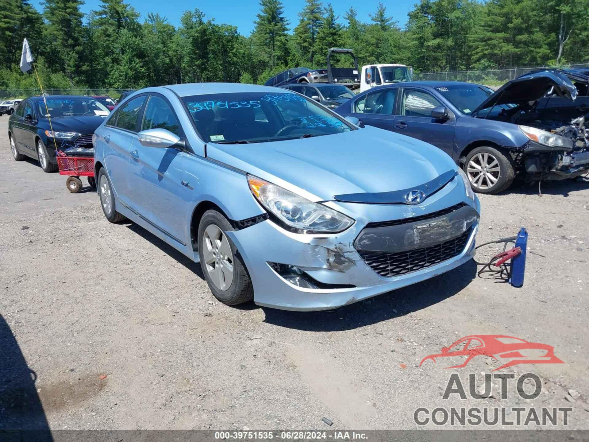 HYUNDAI SONATA HYBRID 2011 - KMHEC4A46BA005296