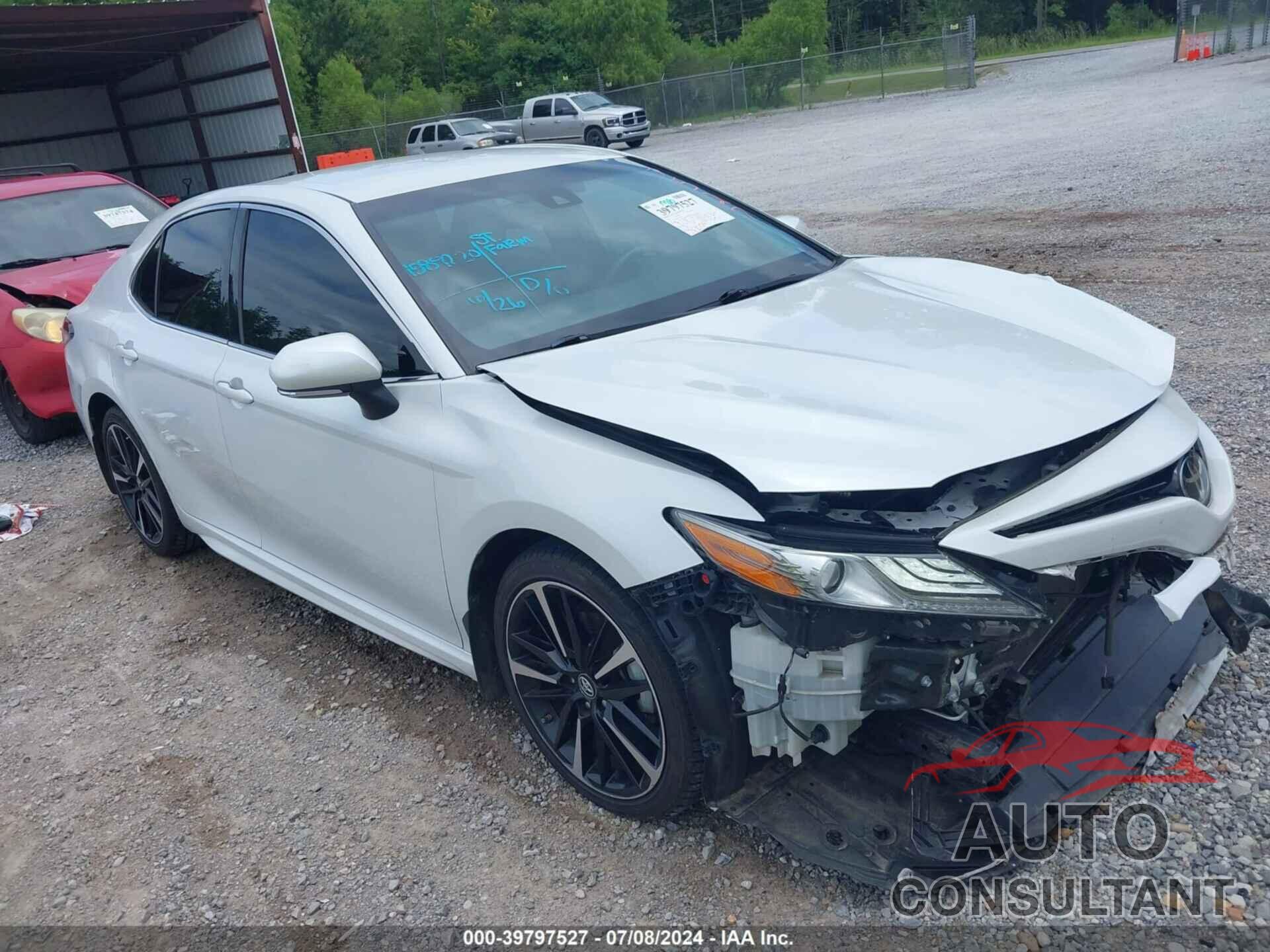 TOYOTA CAMRY 2018 - 4T1B61HK2JU058149