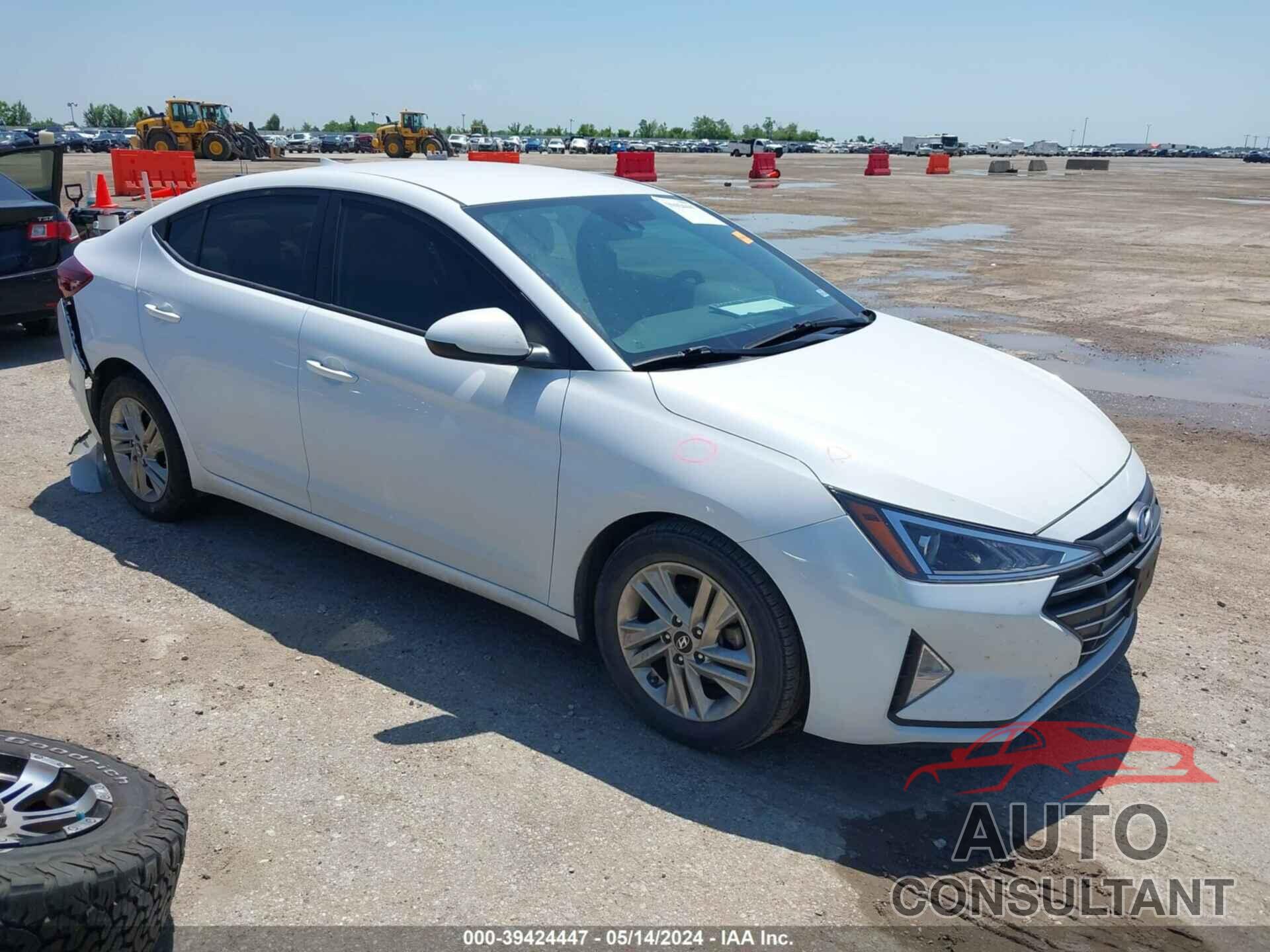 HYUNDAI ELANTRA 2019 - 5NPD84LF5KH480396