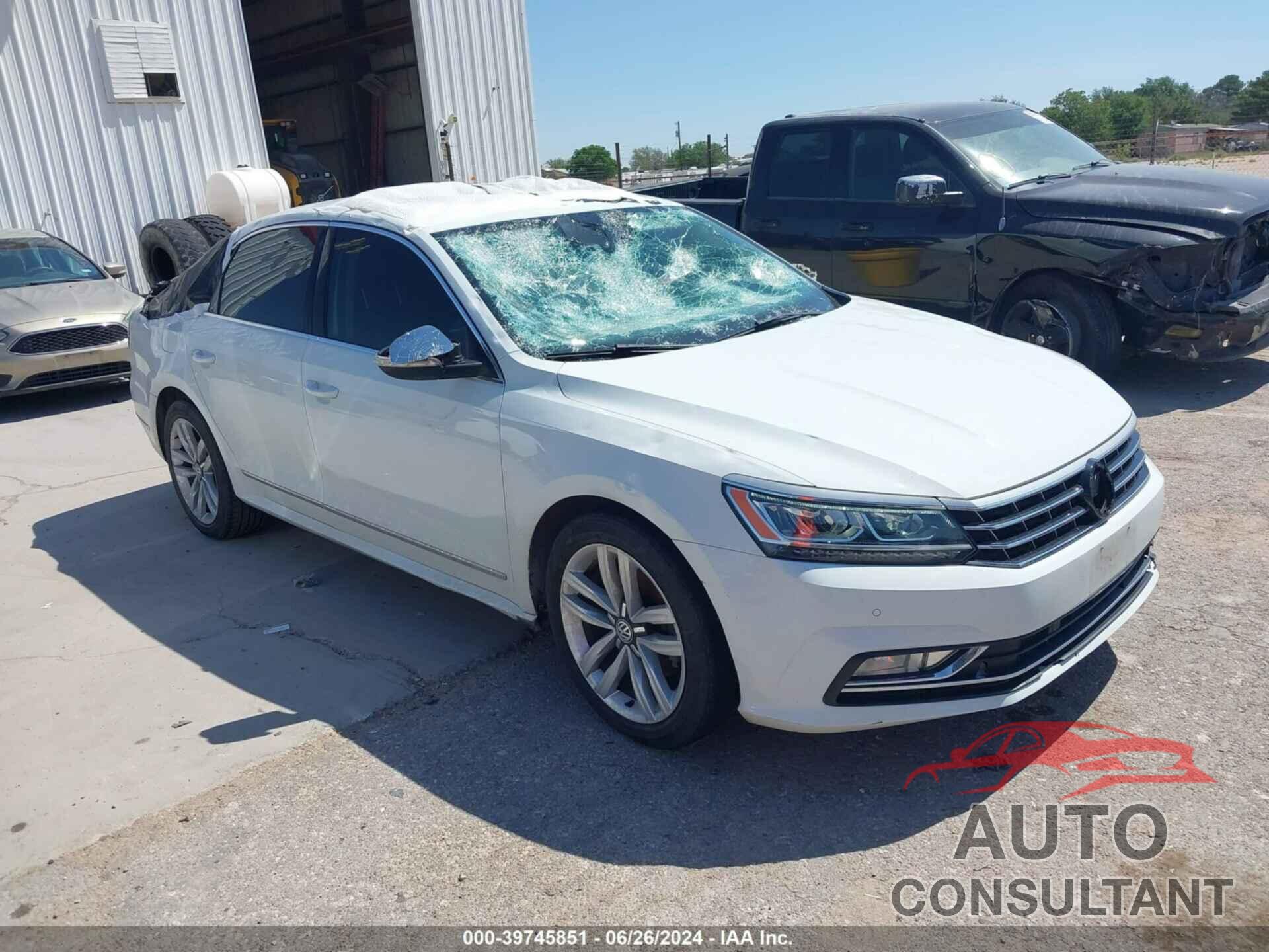 VOLKSWAGEN PASSAT 2017 - 1VWGT7A39HC019077