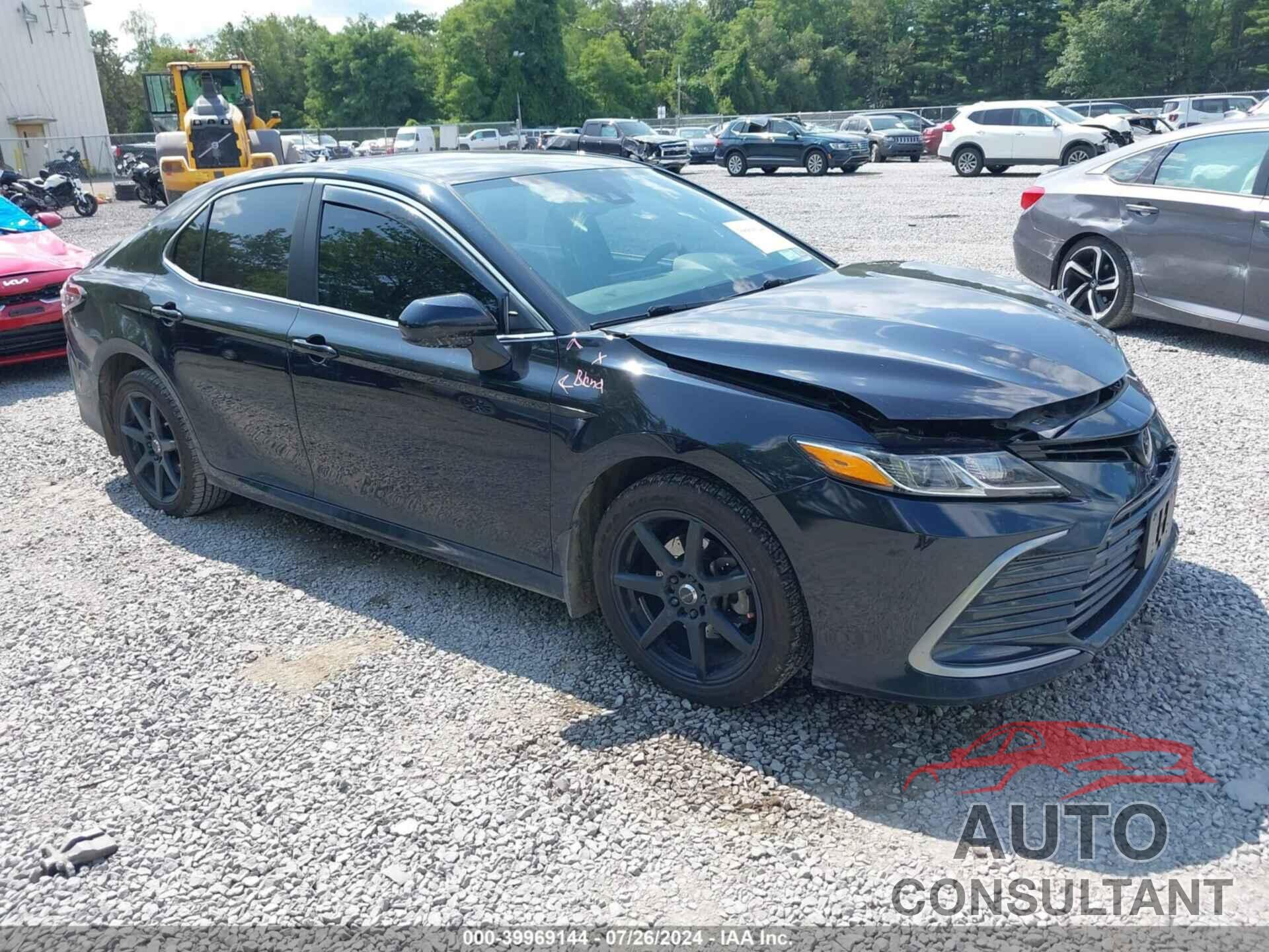TOYOTA CAMRY 2022 - 4T1C11BK6NU068314