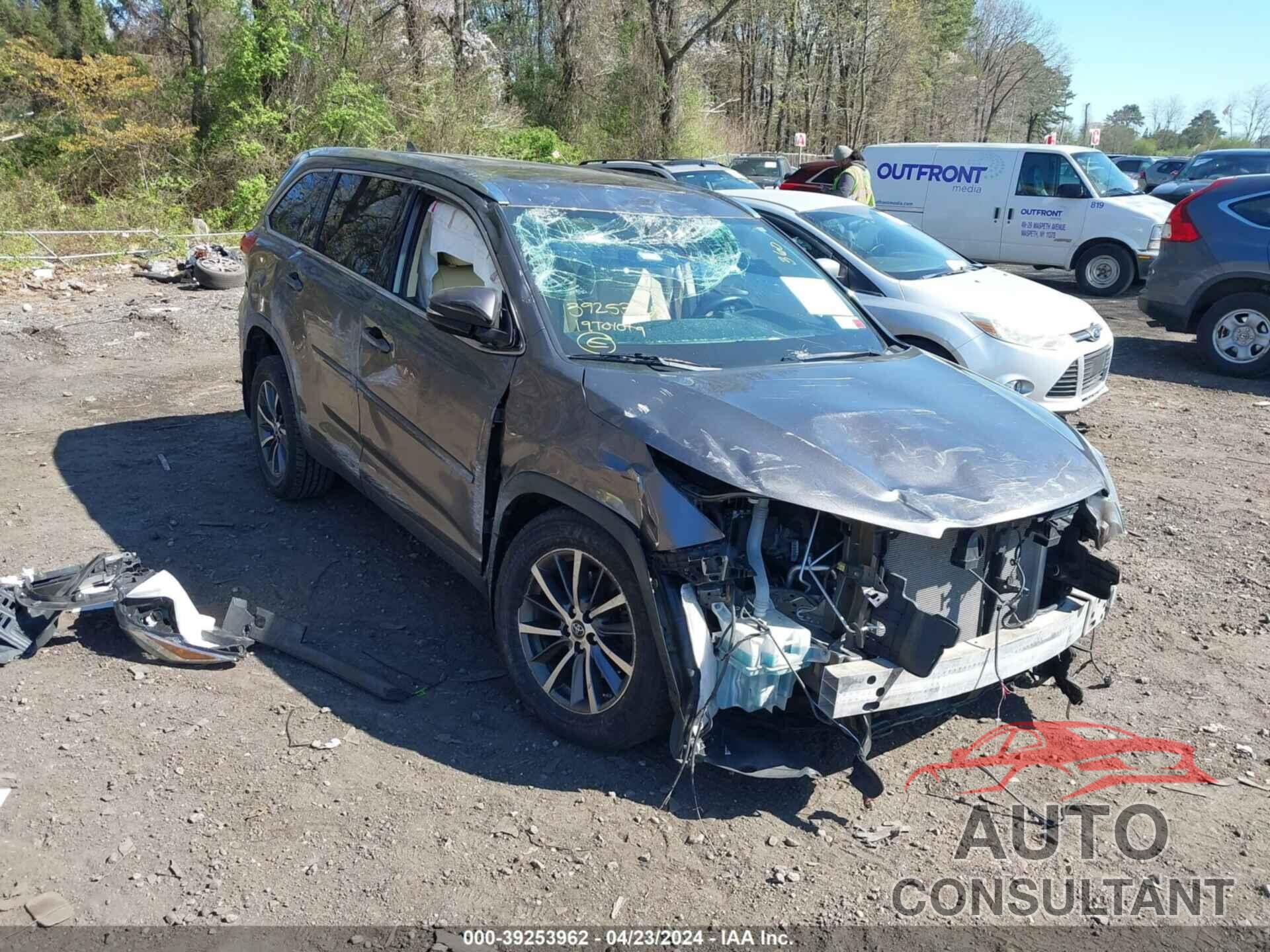 TOYOTA HIGHLANDER 2019 - 5TDJZRFH8KS594865