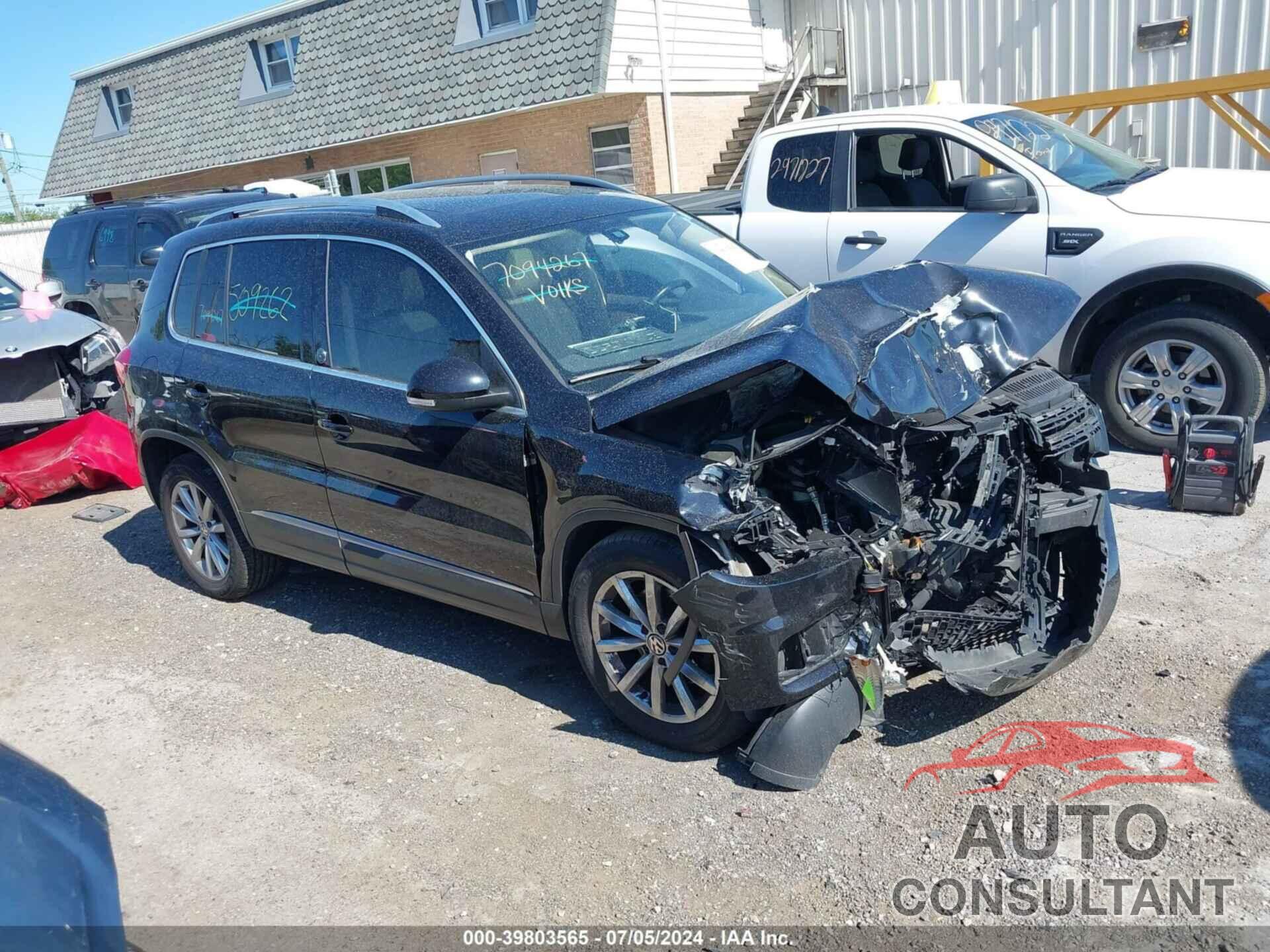 VOLKSWAGEN TIGUAN 2017 - WVGRV7AX7HW509262