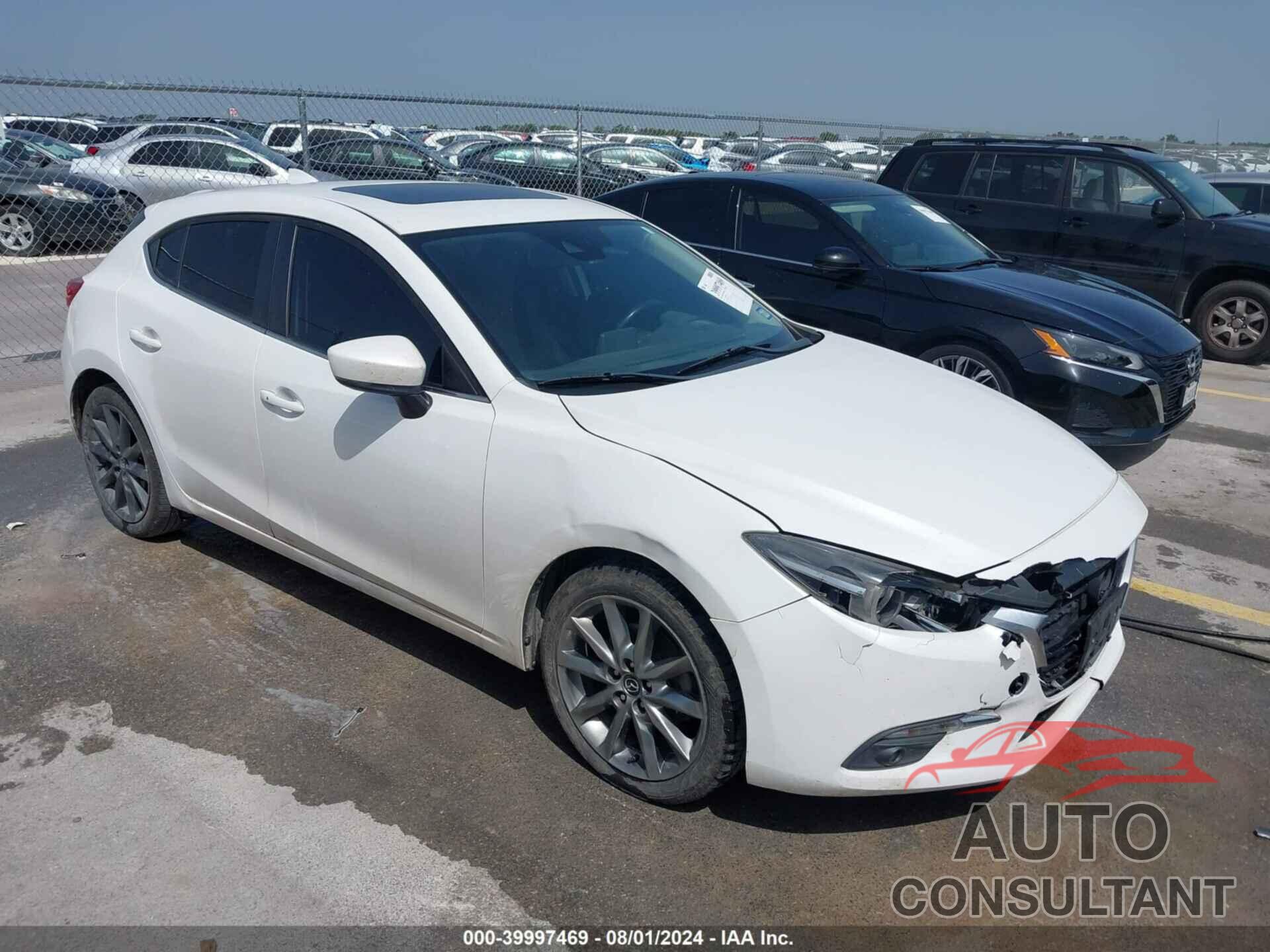 MAZDA 3 2018 - 3MZBN1M38JM225105