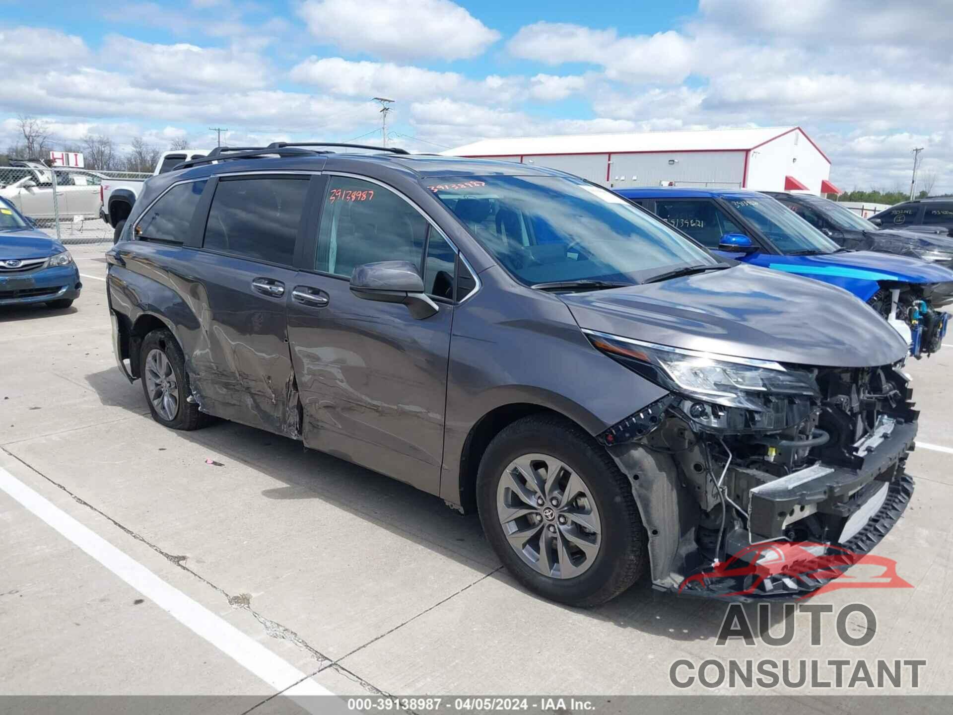 TOYOTA SIENNA 2023 - 5TDYSKFCXPS078898