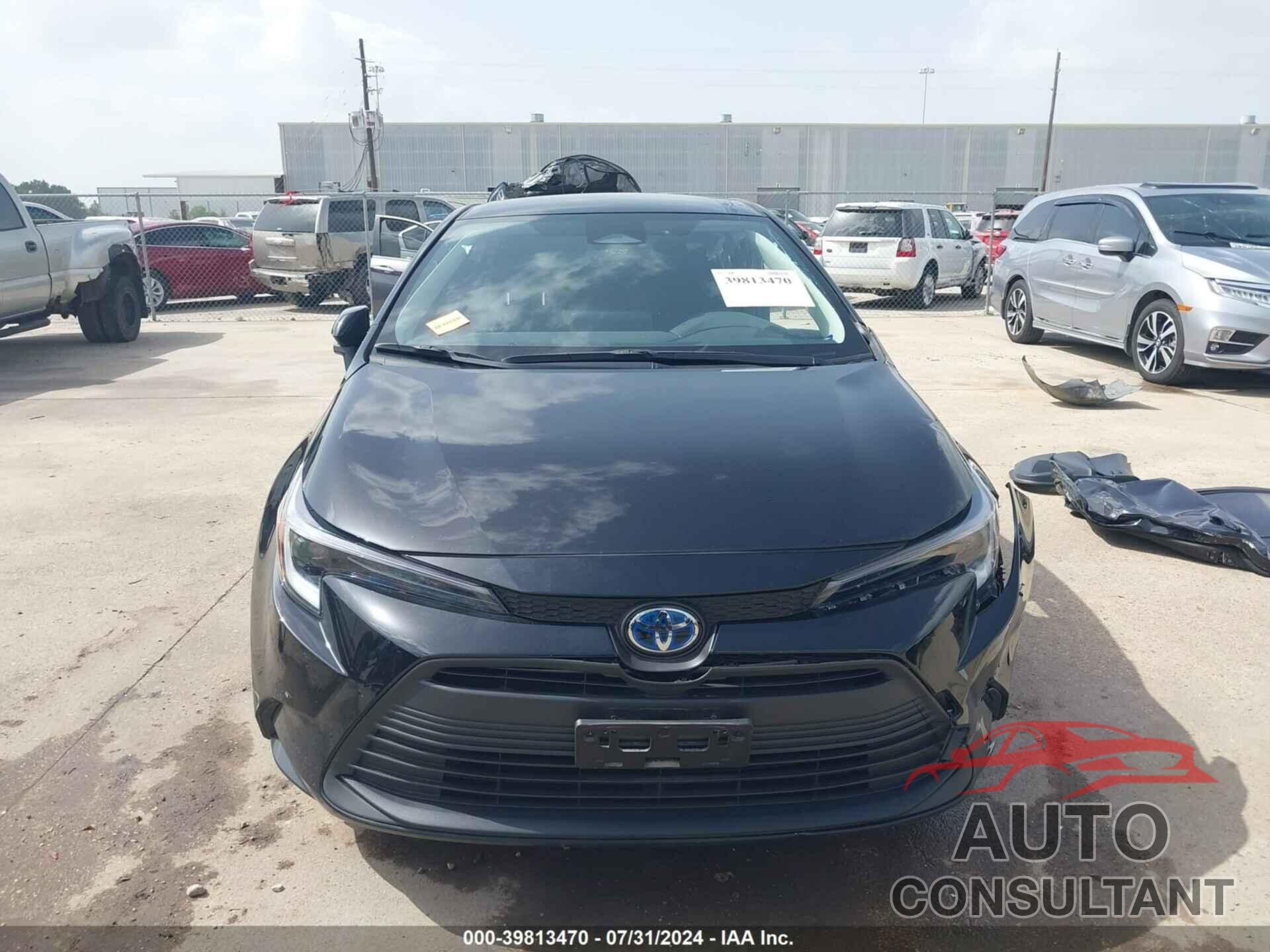 TOYOTA COROLLA 2024 - JTDBCMFE5R3033890