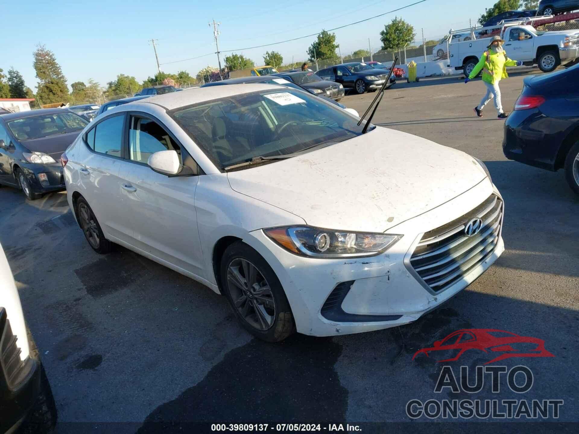 HYUNDAI ELANTRA 2018 - 5NPD84LF3JH291115