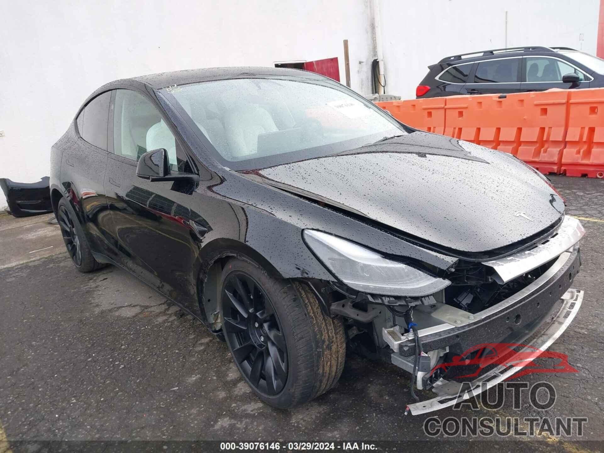 TESLA MODEL Y 2024 - 7SAYGDEE0RF982950