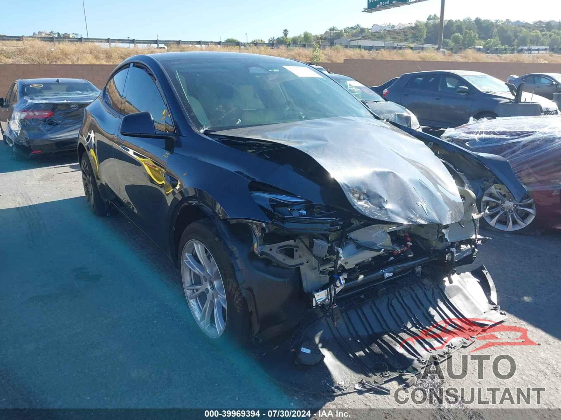 TESLA MODEL Y 2024 - 7SAYGDEE0RF065345