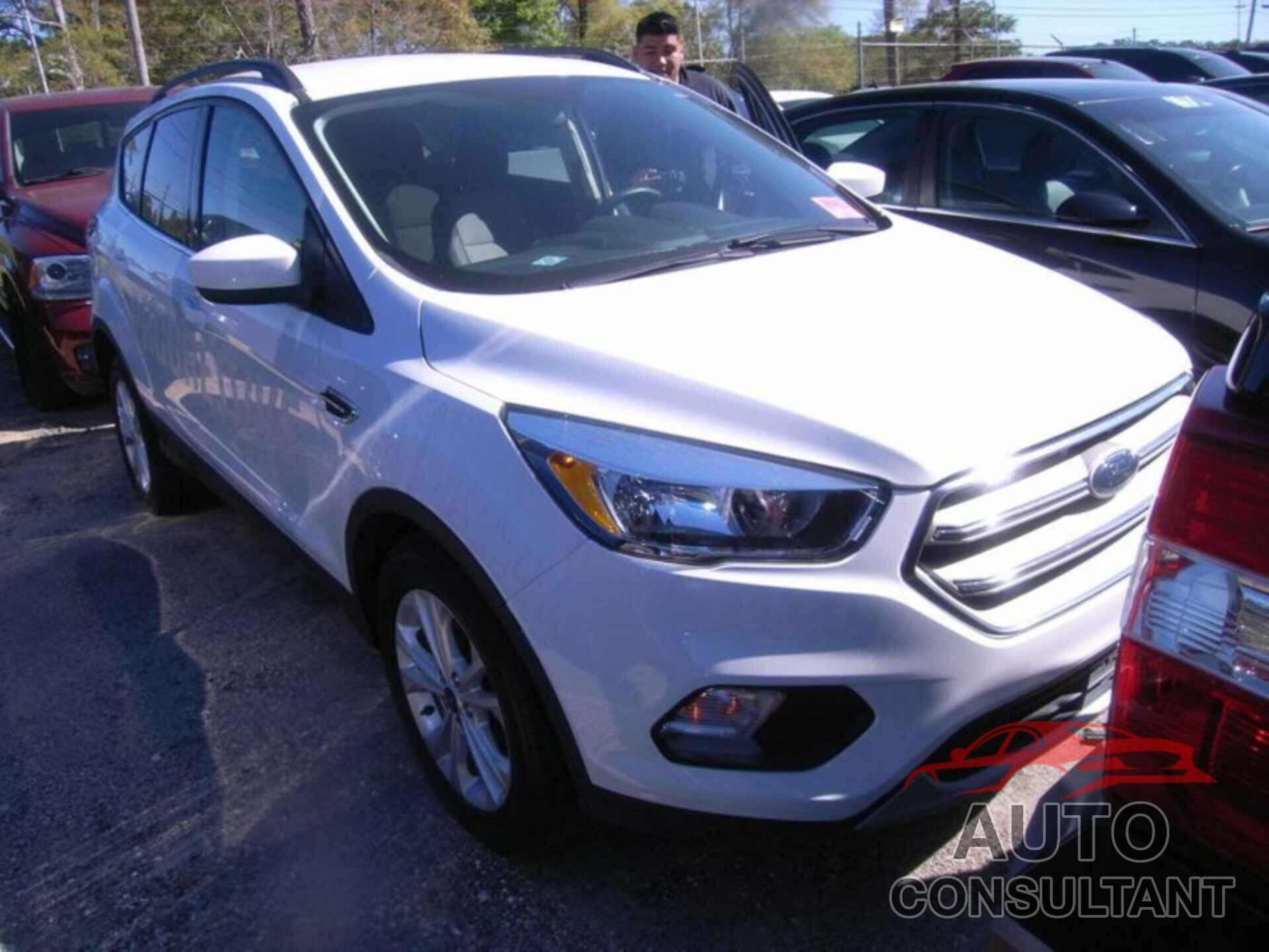 FORD ESCAPE 2018 - 1FMCU0GD0JUA75913