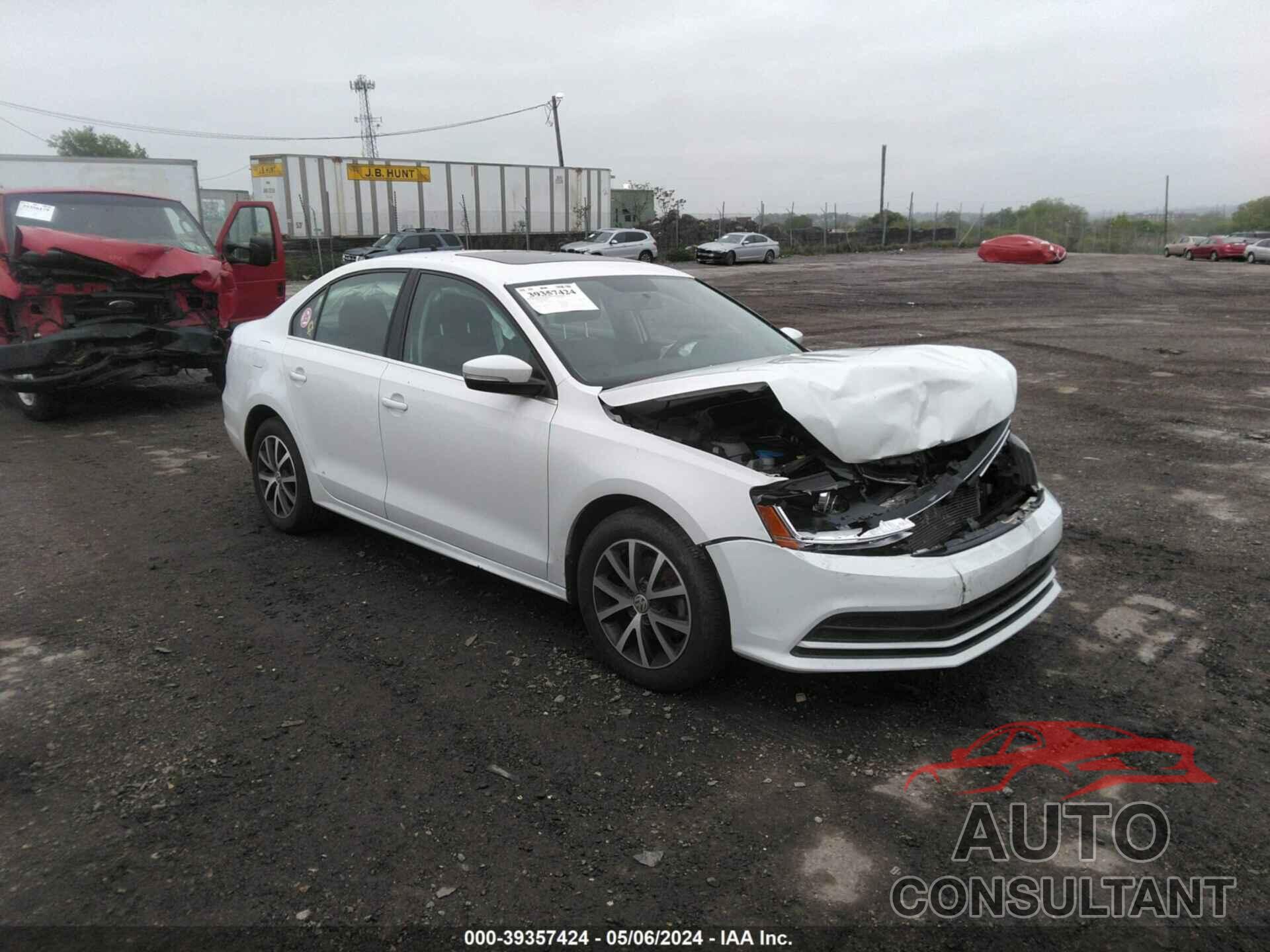 VOLKSWAGEN JETTA 2018 - 3VWDB7AJ8JM240467