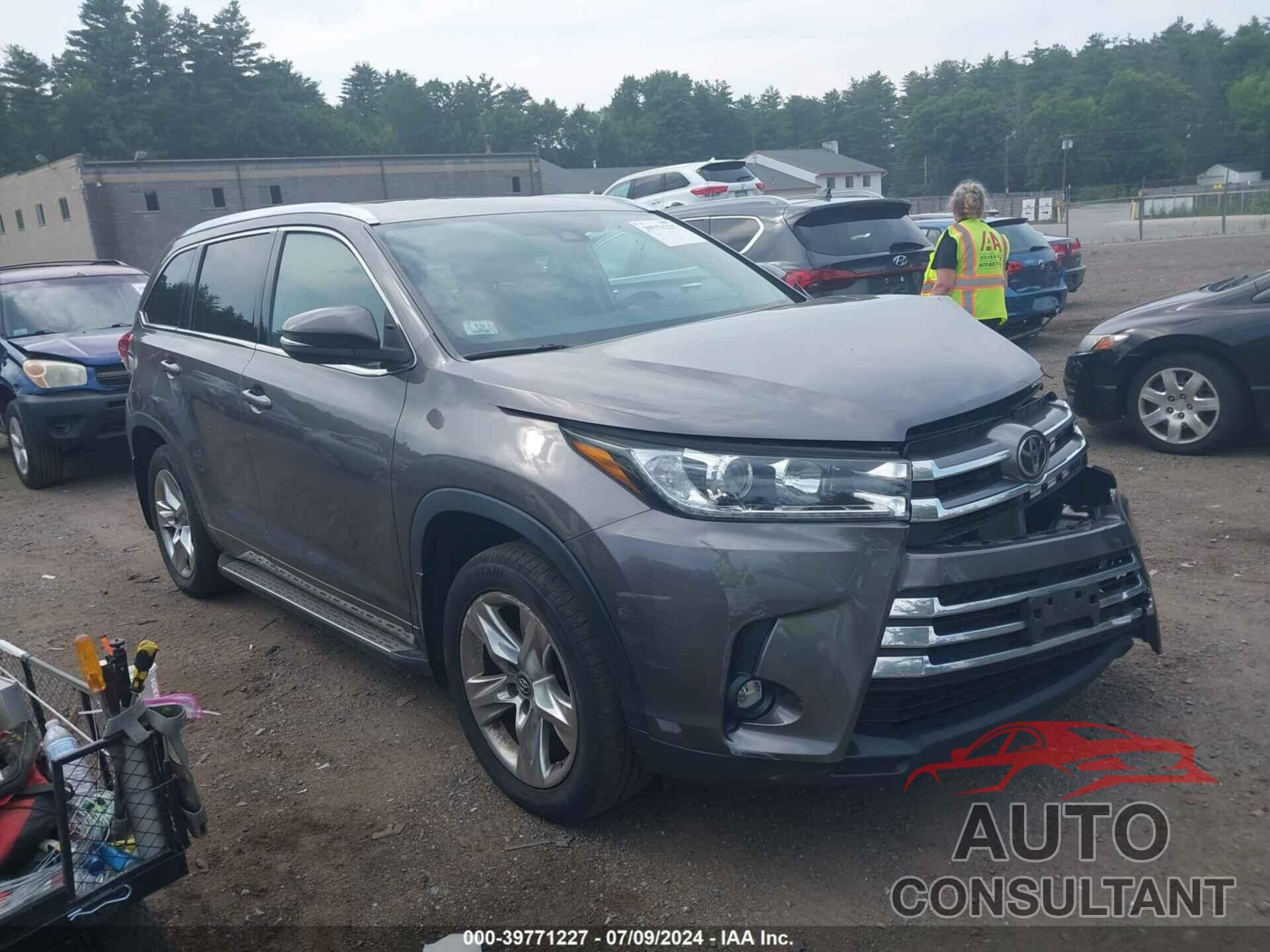 TOYOTA HIGHLANDER 2019 - 5TDDZRFH3KS732597