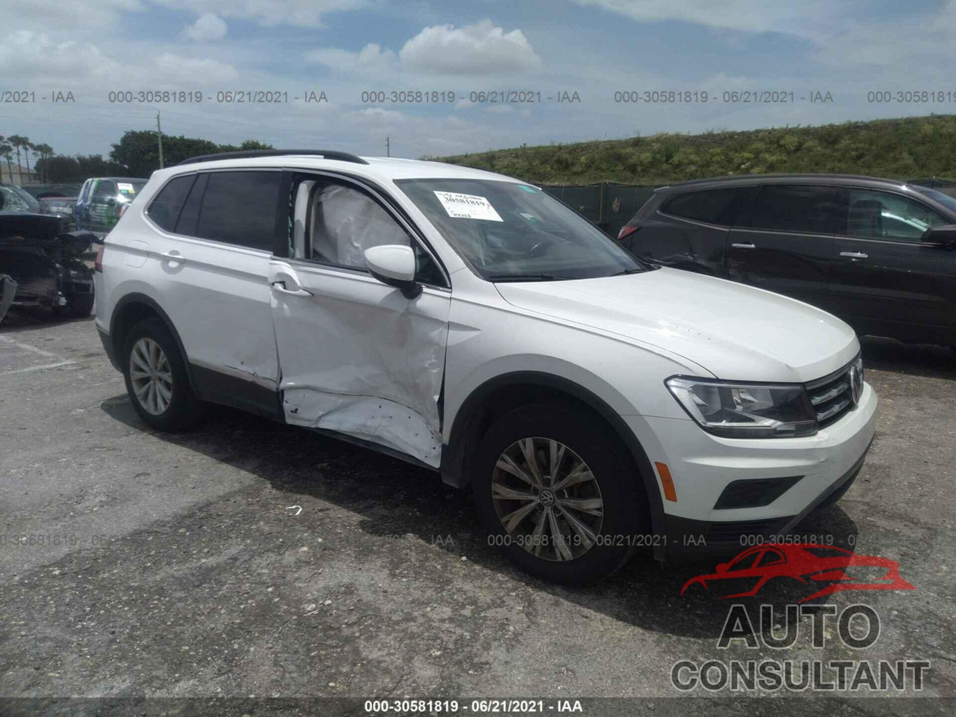 VOLKSWAGEN TIGUAN 2018 - 3VV3B7AX6JM082506
