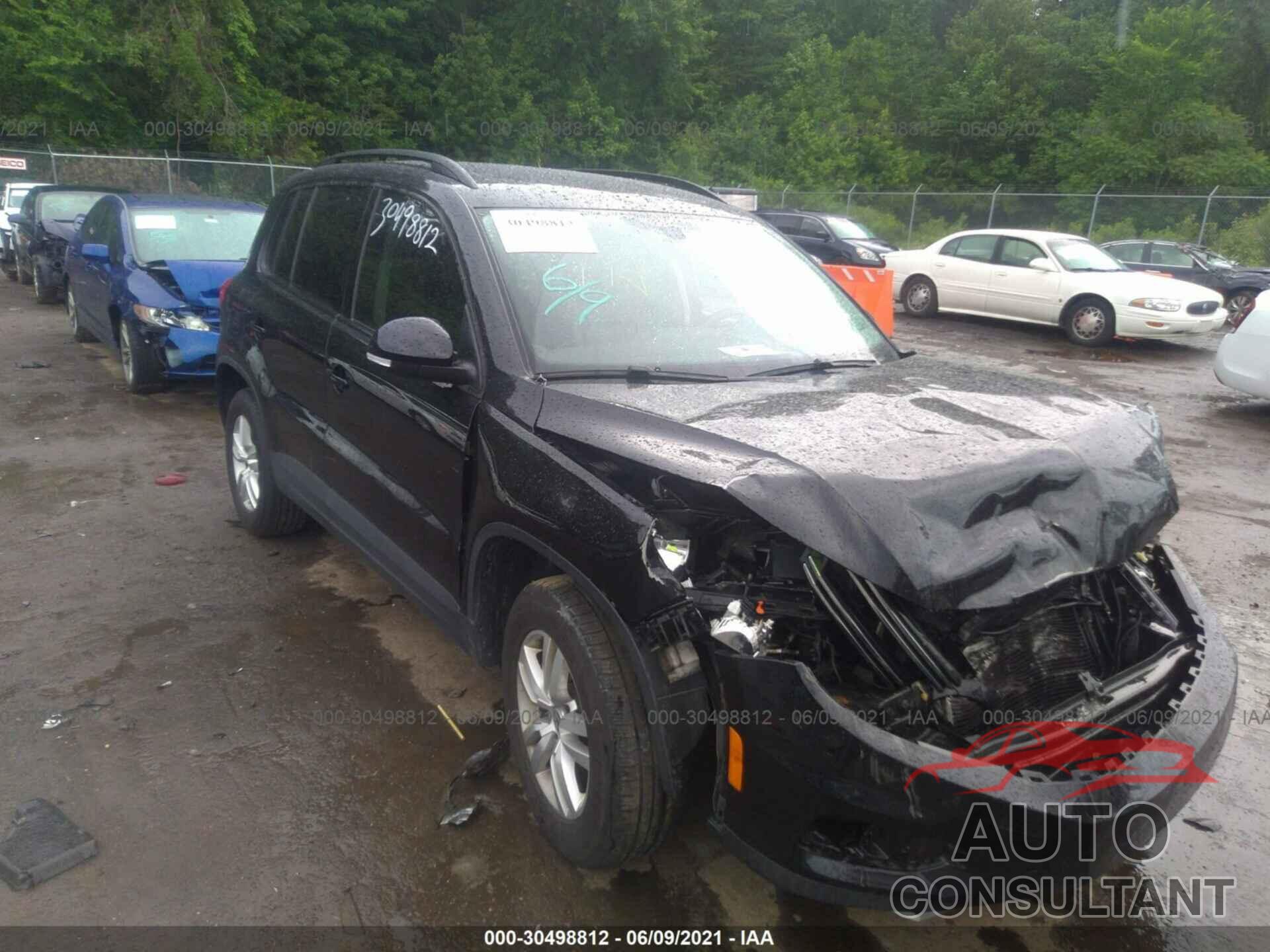 VOLKSWAGEN TIGUAN 2017 - WVGBV7AXXHK021755