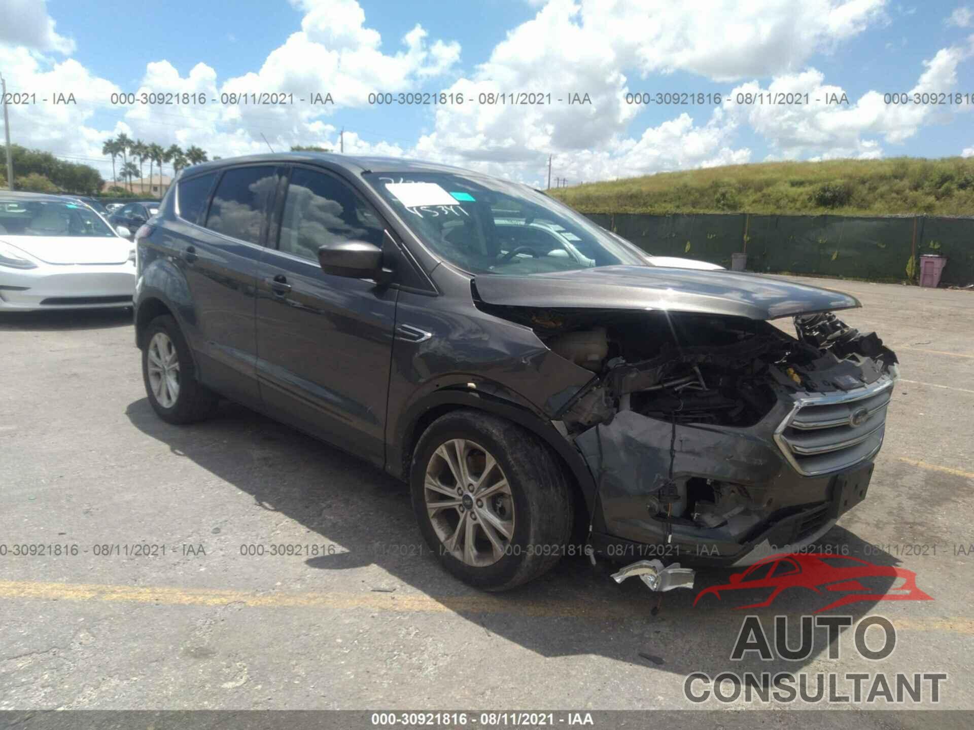 FORD ESCAPE 2017 - 1FMCU9G98HUD95264