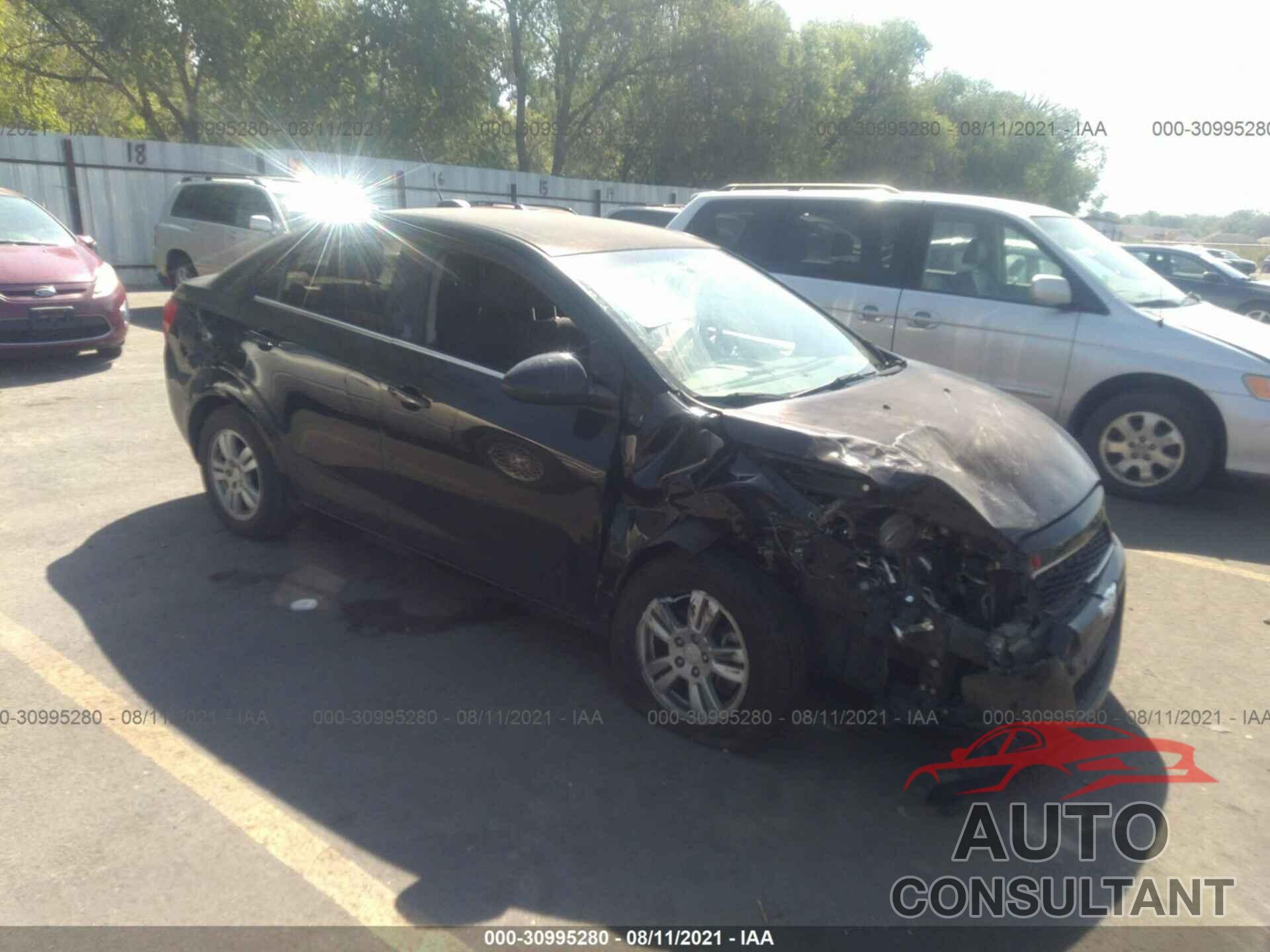 CHEVROLET SONIC 2016 - 1G1JC5SH8G4127215