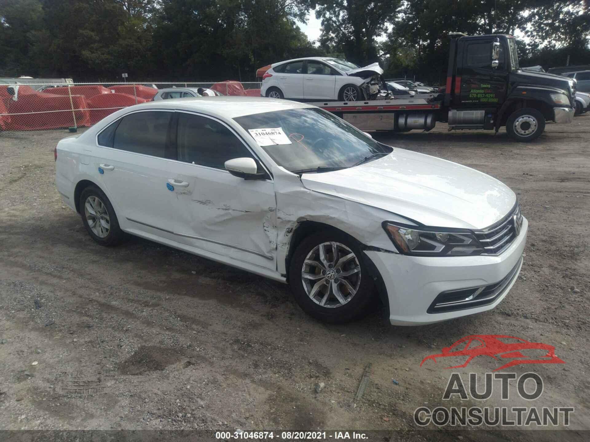 VOLKSWAGEN PASSAT 2017 - 1VWAT7A33HC033224