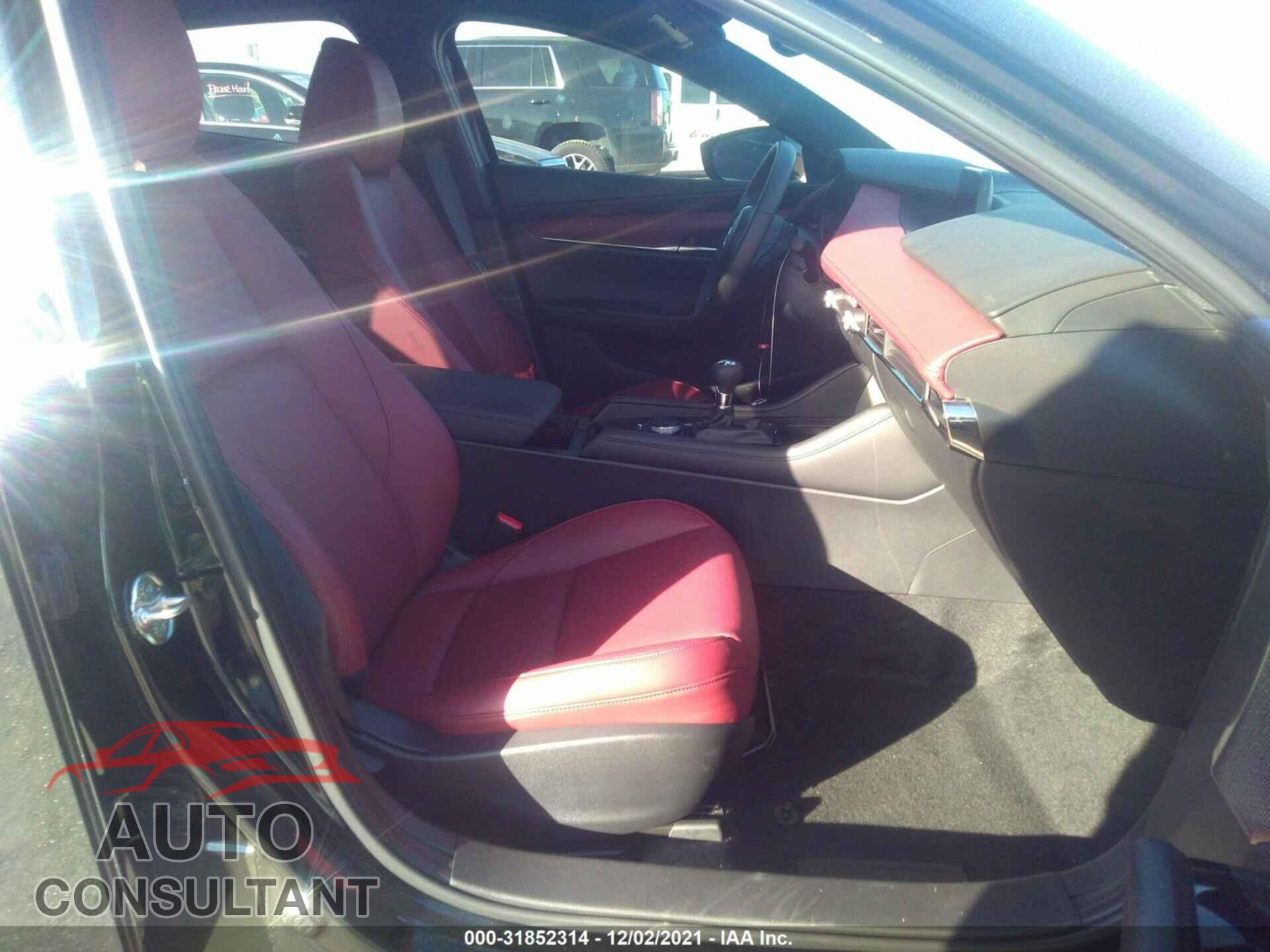 MAZDA MAZDA3 HATCHBACK 2021 - JM1BPAML4M1402585