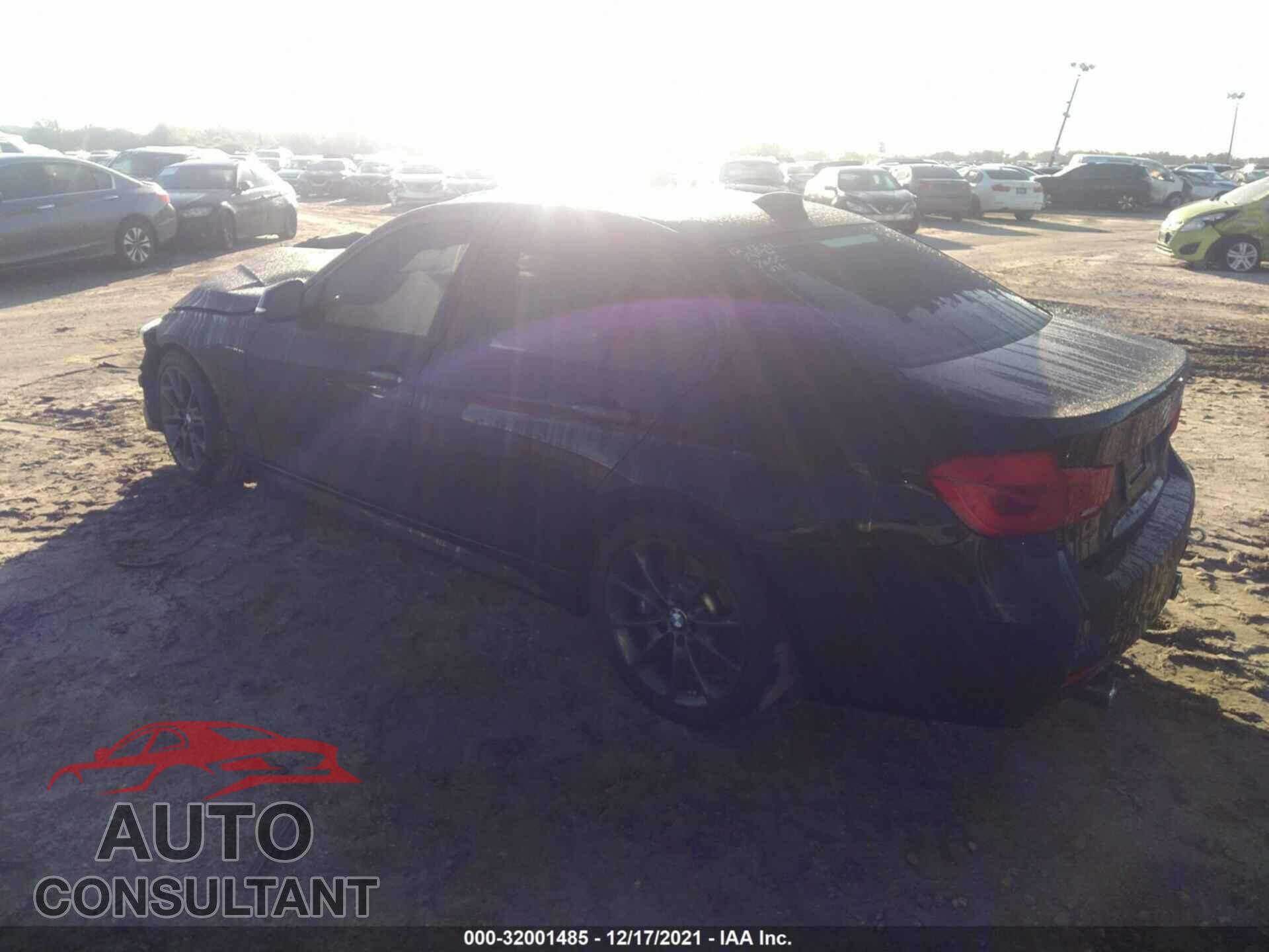 BMW 3 SERIES 2017 - WBA8B3C33HK777600