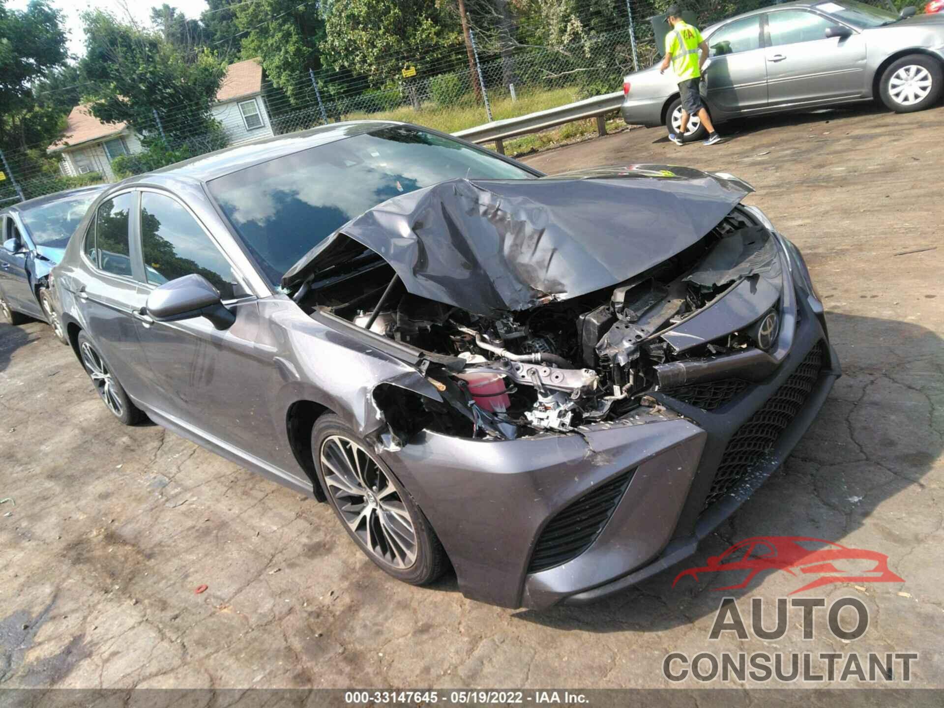 TOYOTA CAMRY 2018 - 4T1B11HK0JU038285