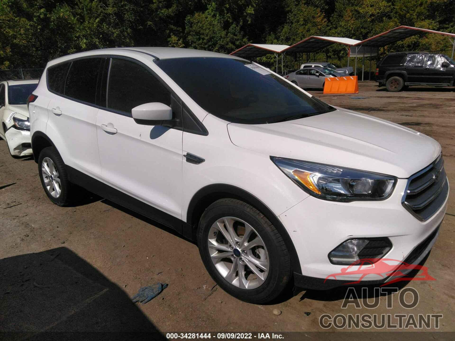 FORD ESCAPE 2017 - 1FMCU0GD2HUE64711