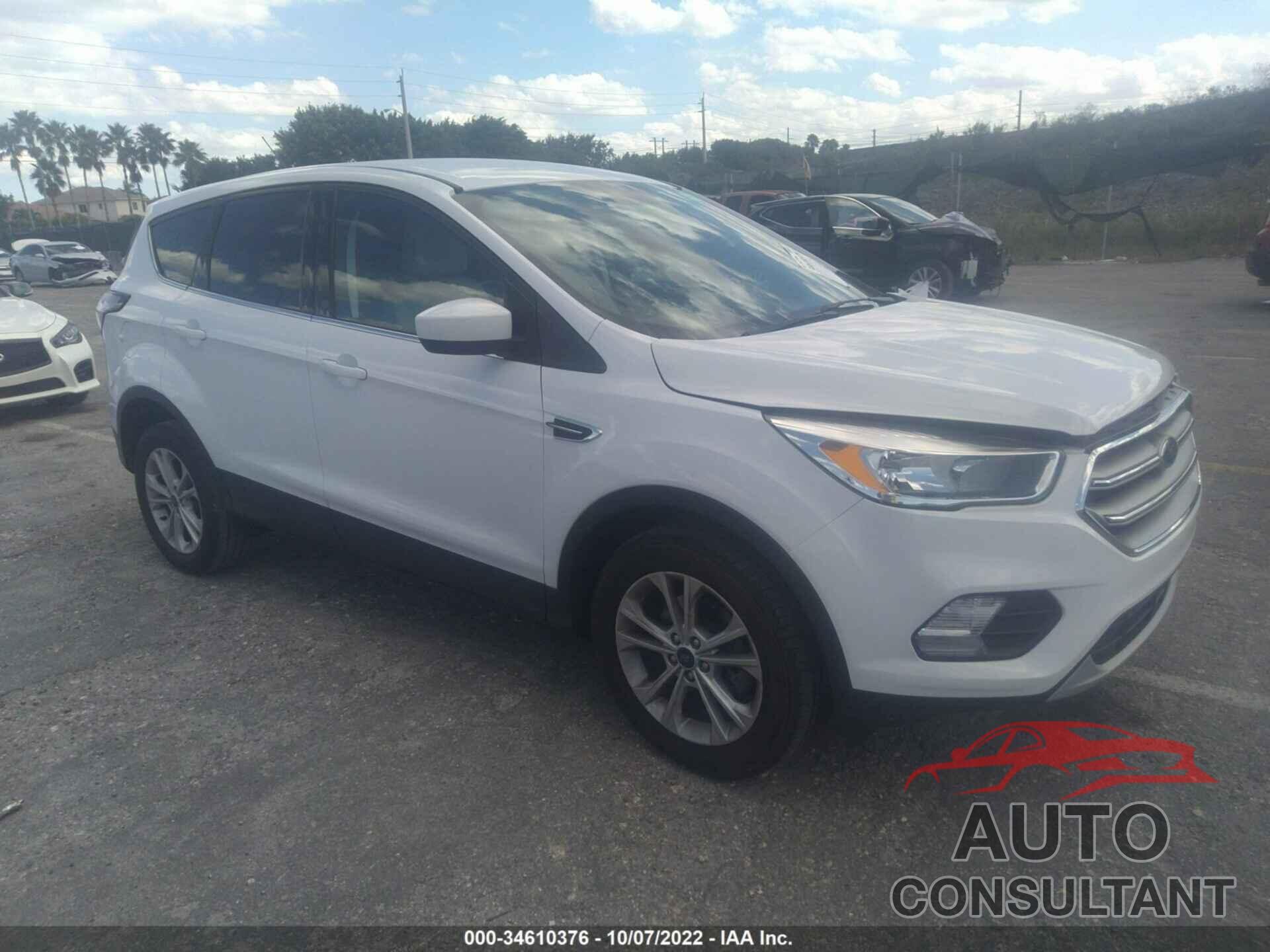 FORD ESCAPE 2017 - 1FMCU0GD2HUE51750