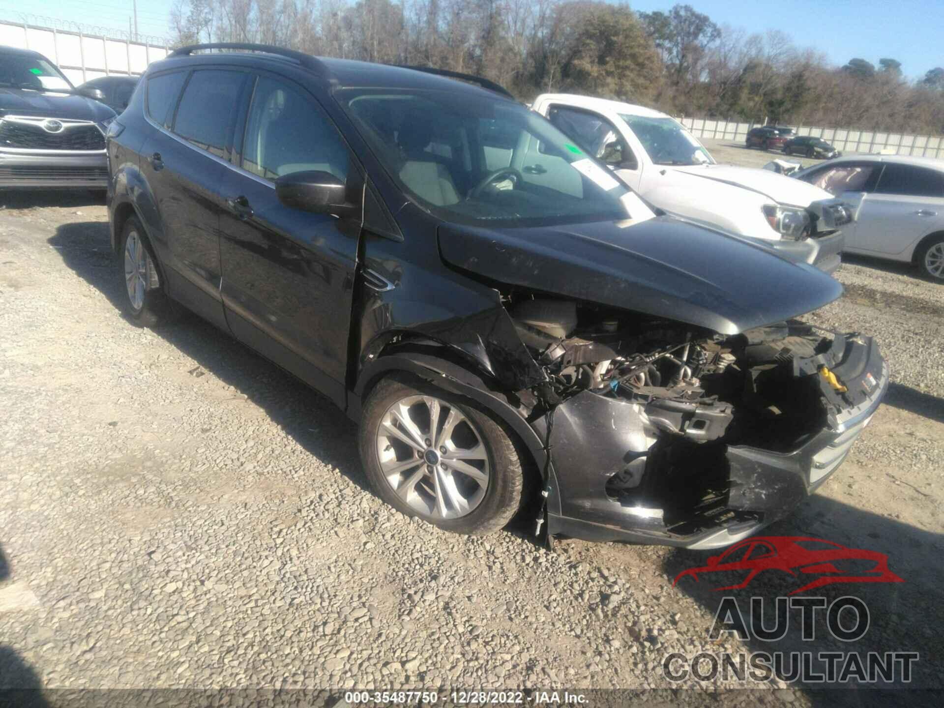 FORD ESCAPE 2018 - 1FMCU0GD7JUC49265