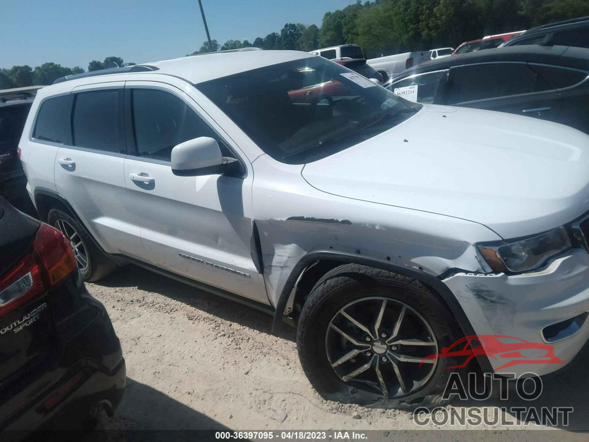 JEEP GRAND CHEROKEE 2018 - 1C4RJFAG0JC335908