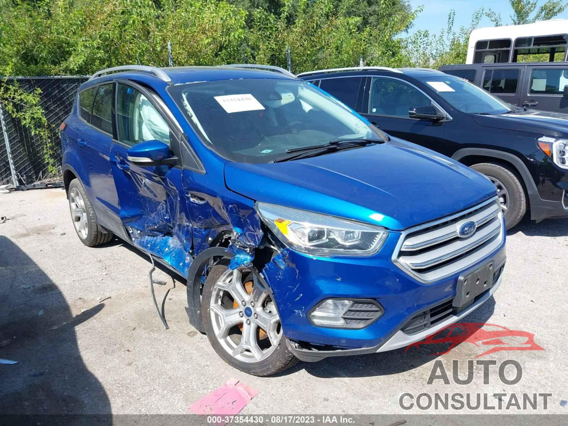 FORD ESCAPE 2018 - 1FMCU9J98JUA55028