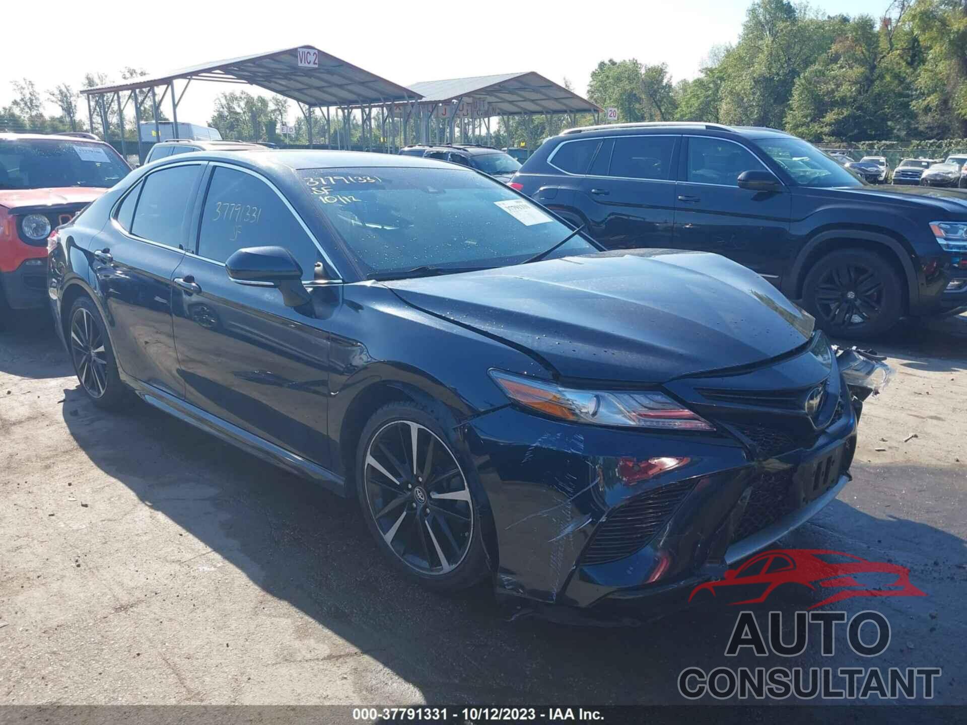 TOYOTA CAMRY 2018 - 4T1B61HK6JU501922