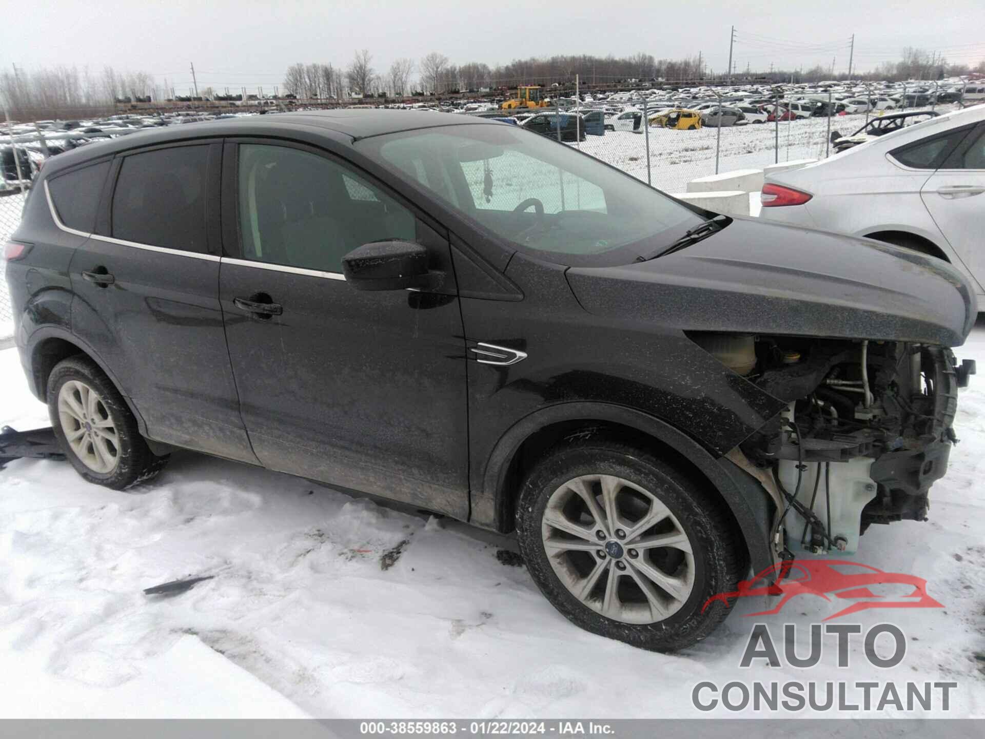 FORD ESCAPE 2017 - 1FMCU0GD8HUD37252
