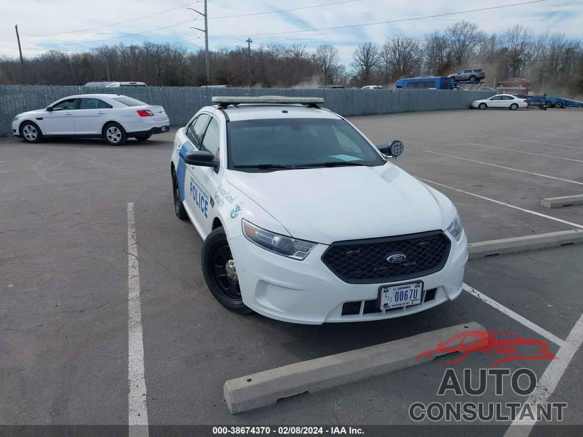 FORD TAURUS 2017 - 1FAHP2L83HG105944