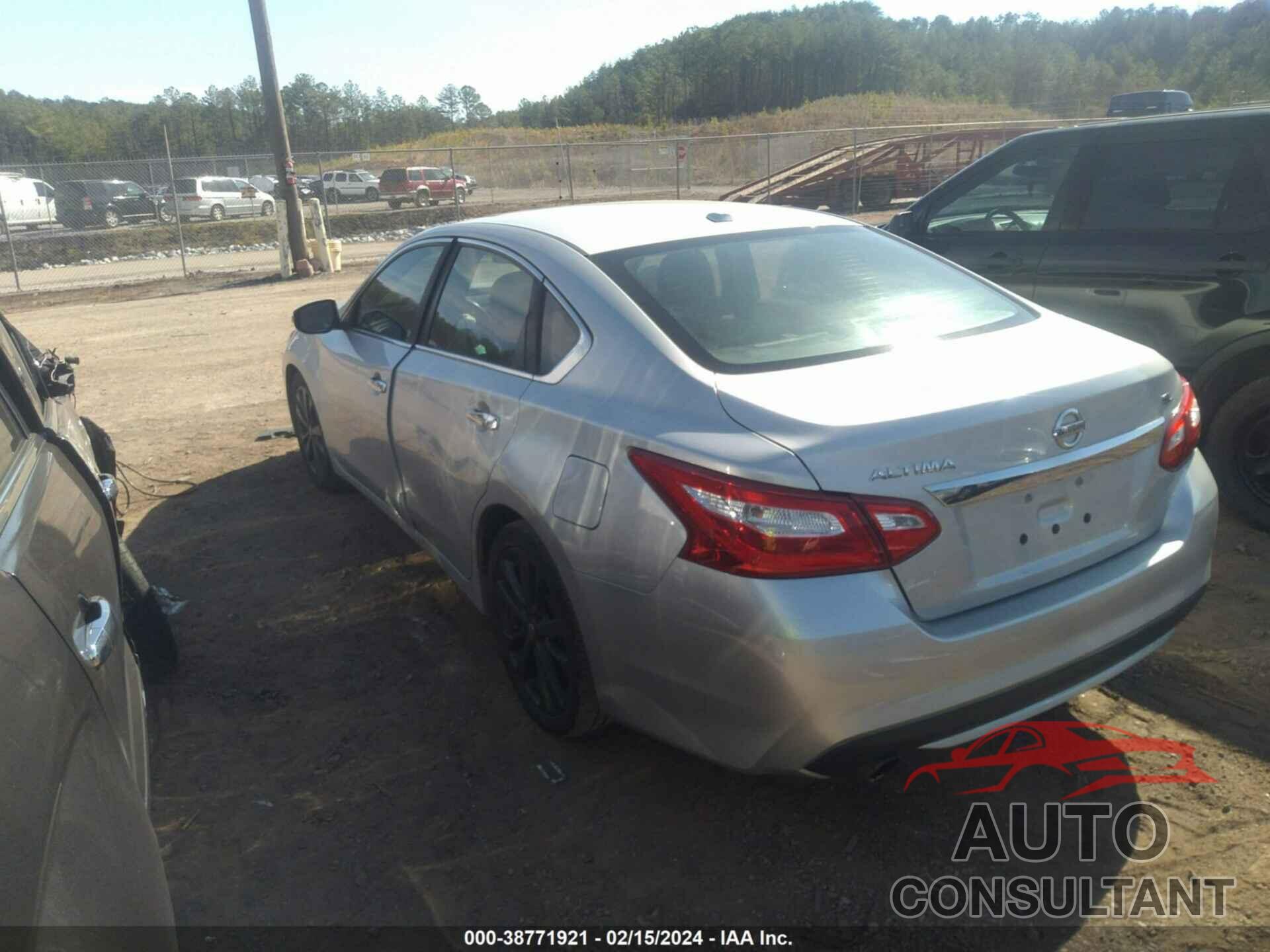 NISSAN ALTIMA 2017 - 1N4AL3AP8HC196715