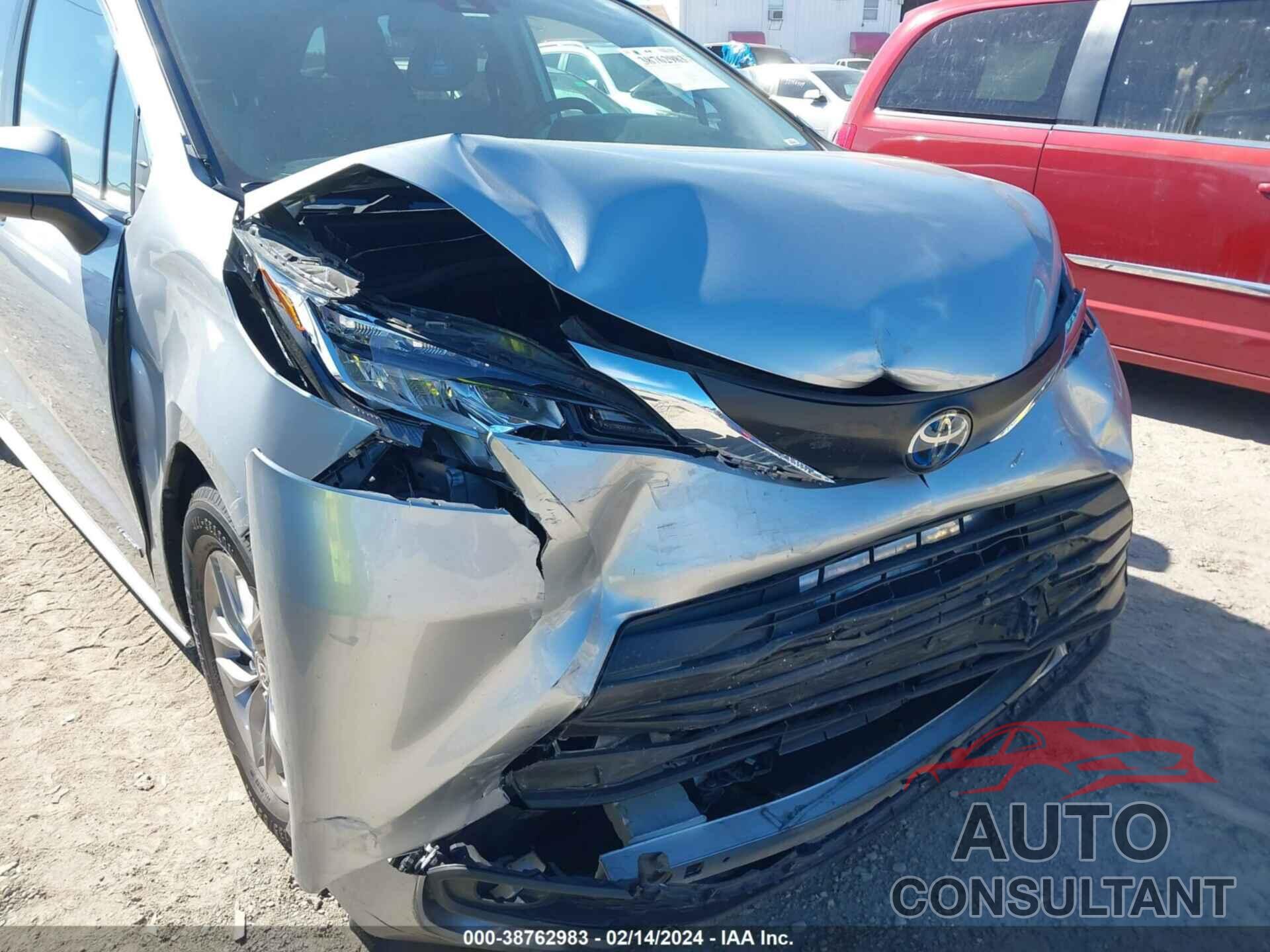 TOYOTA SIENNA 2021 - 5TDKRKEC3MS005662