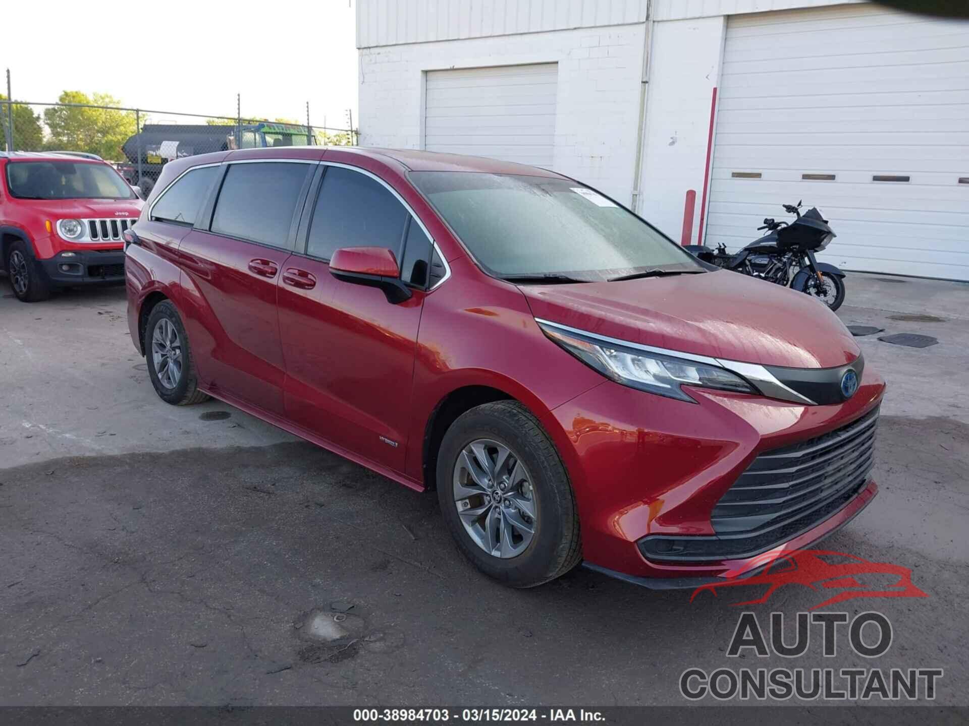 TOYOTA SIENNA 2021 - 5TDKRKEC0MS047576