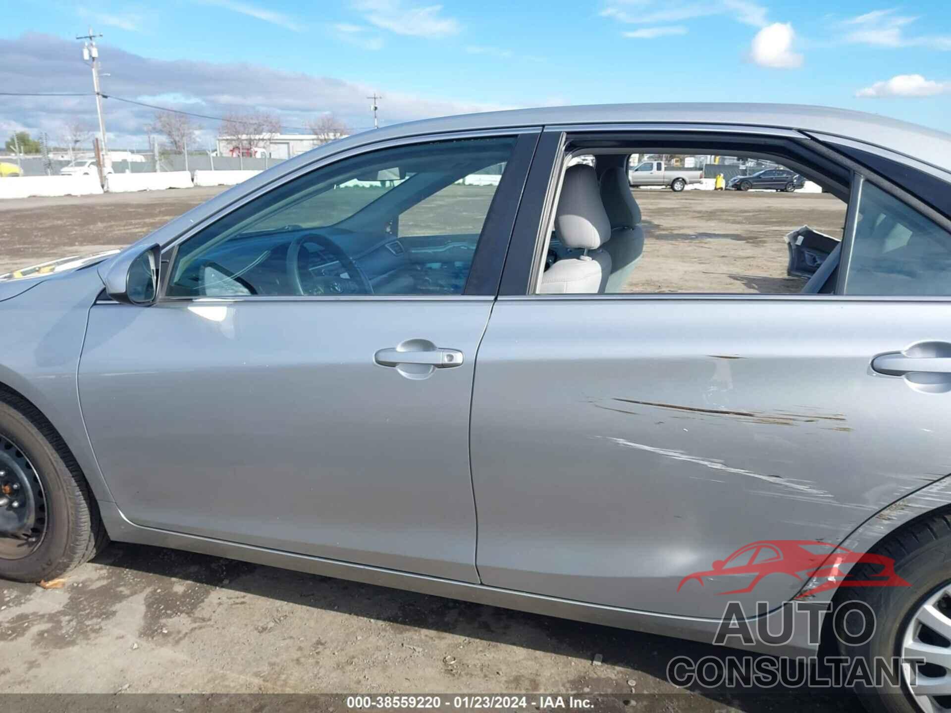 TOYOTA CAMRY 2016 - 4T4BF1FK1GR552701