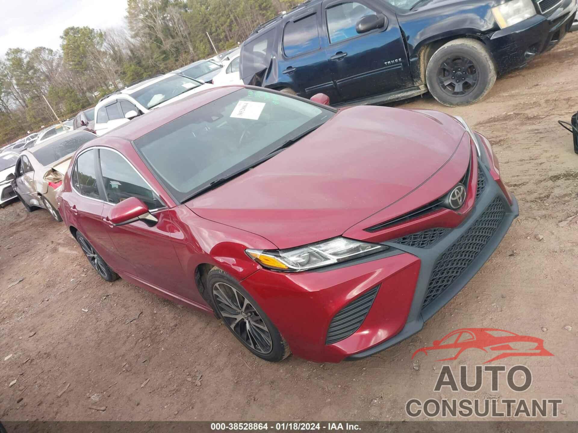 TOYOTA CAMRY 2018 - 4T1B11HK7JU540257