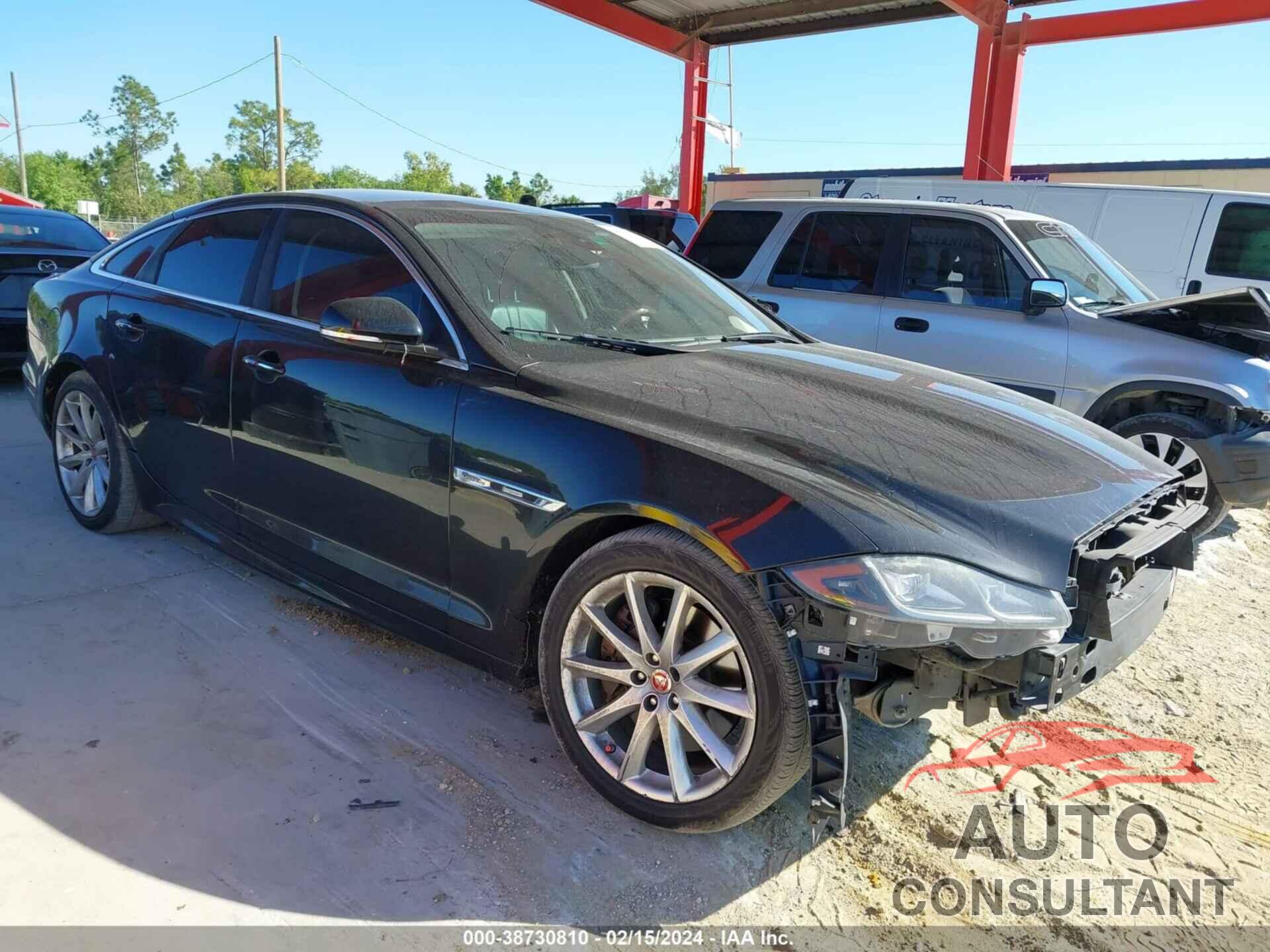 JAGUAR XJ 2017 - SAJWA1C74H8W11623