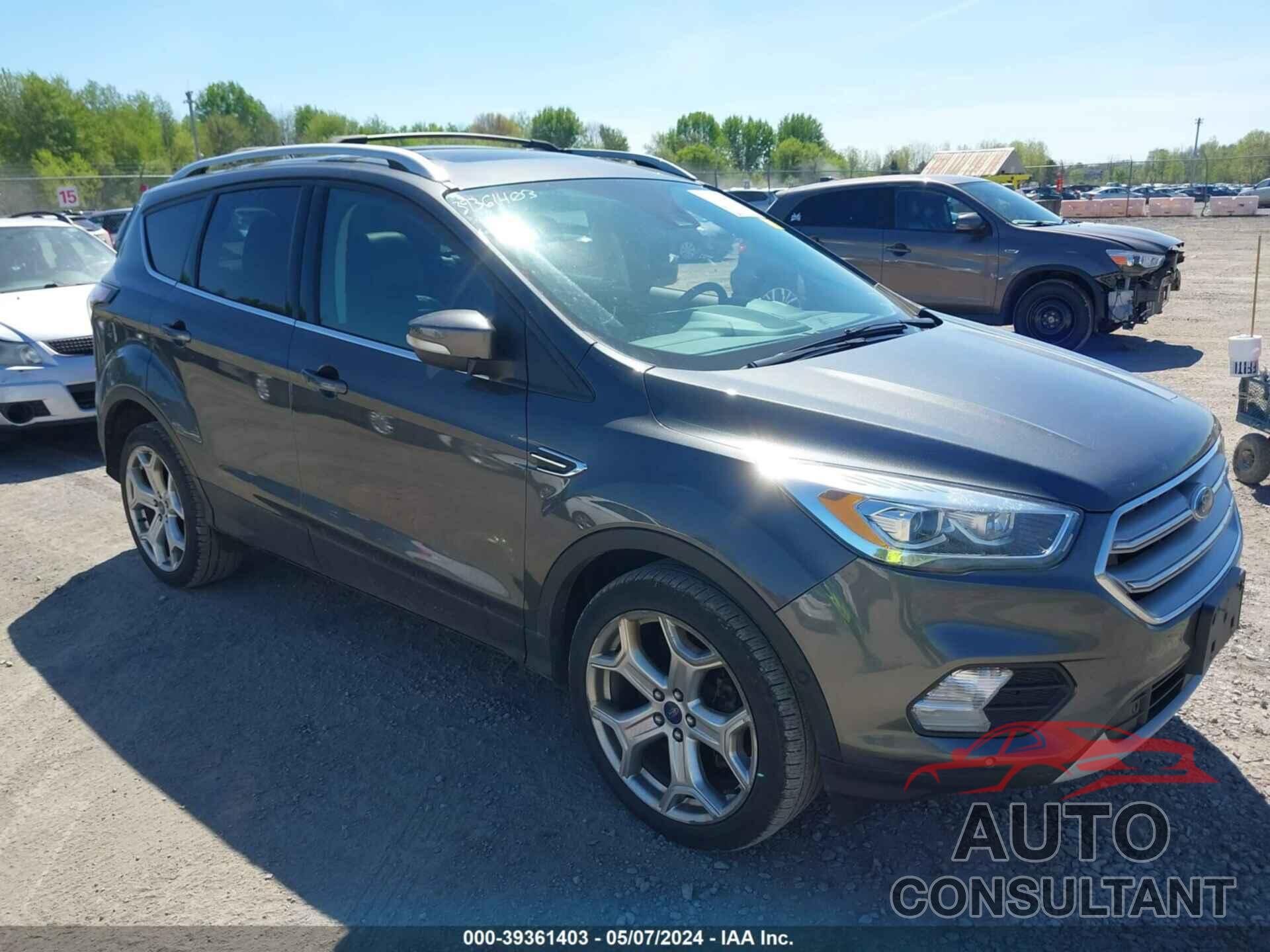 FORD ESCAPE 2017 - 1FMCU9J91HUE13161