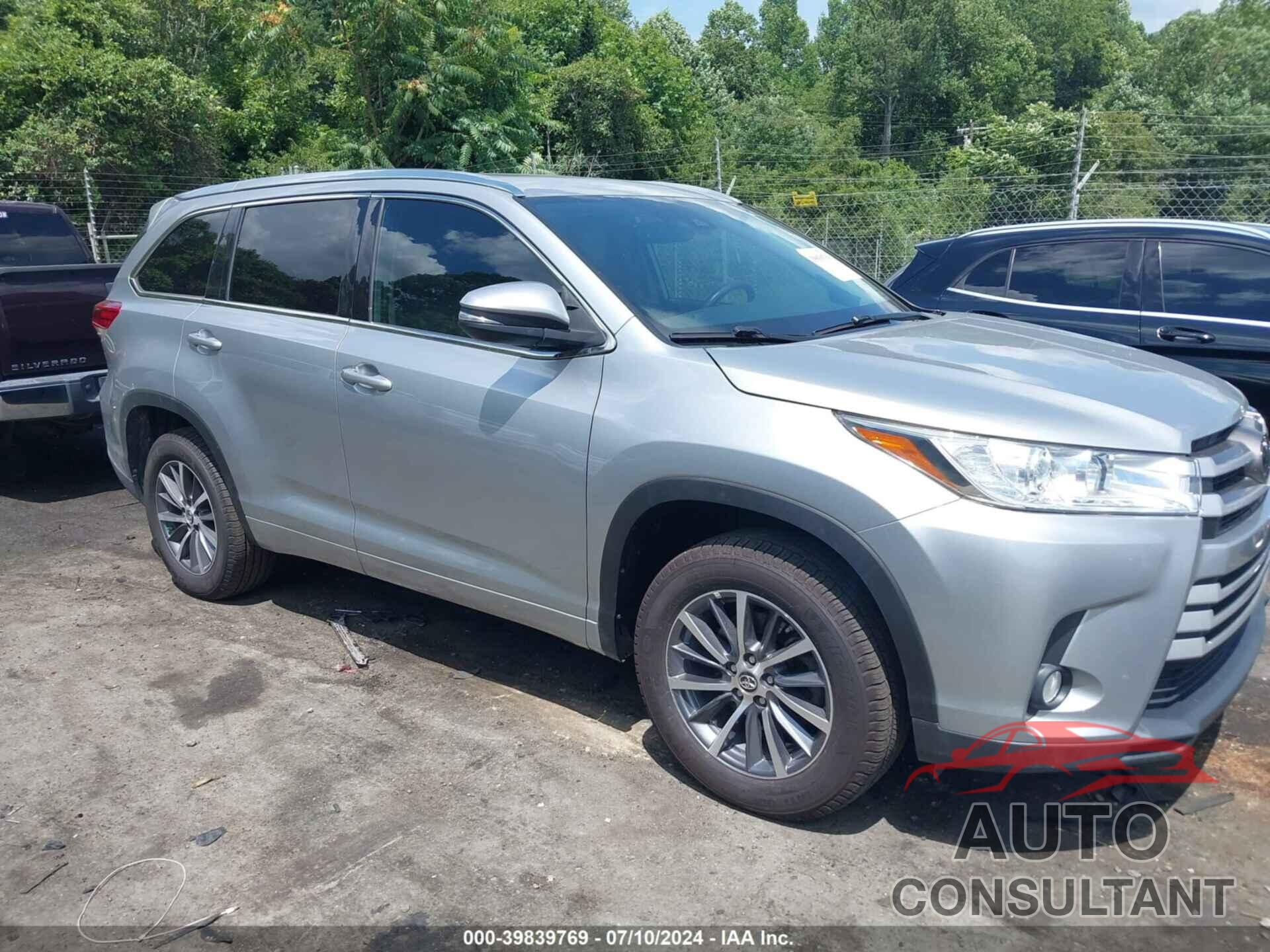 TOYOTA HIGHLANDER 2018 - 5TDKZRFHXJS526845