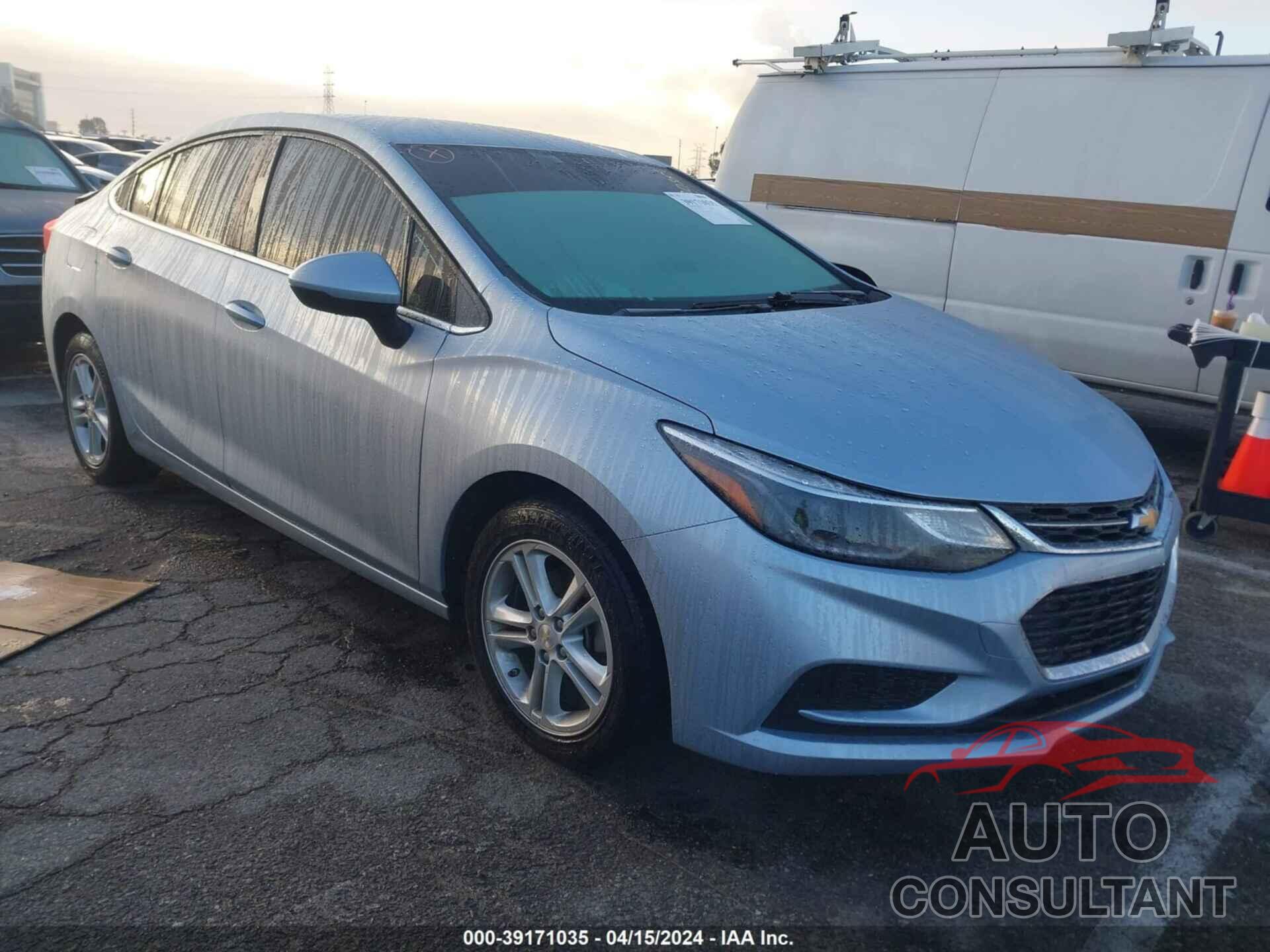 CHEVROLET CRUZE 2018 - 1G1BE5SM7J7113713