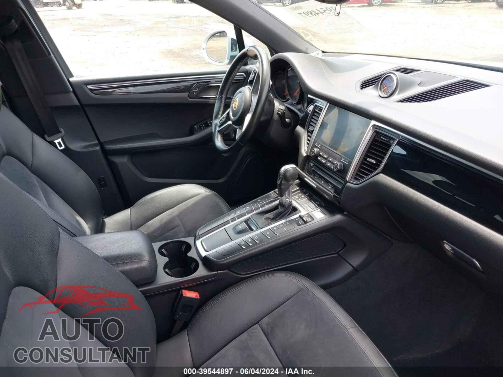 PORSCHE MACAN 2017 - WP1AA2A55HLB06315