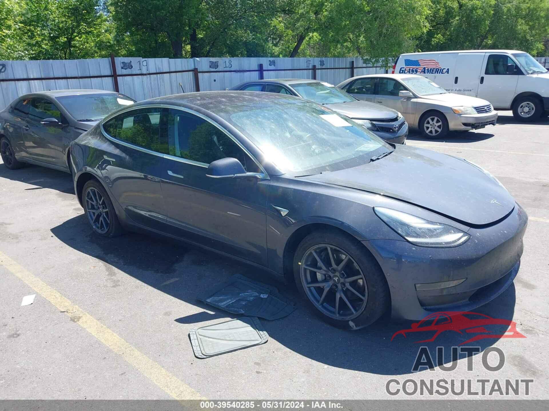 TESLA MODEL 3 2019 - 5YJ3E1EB3KF359619