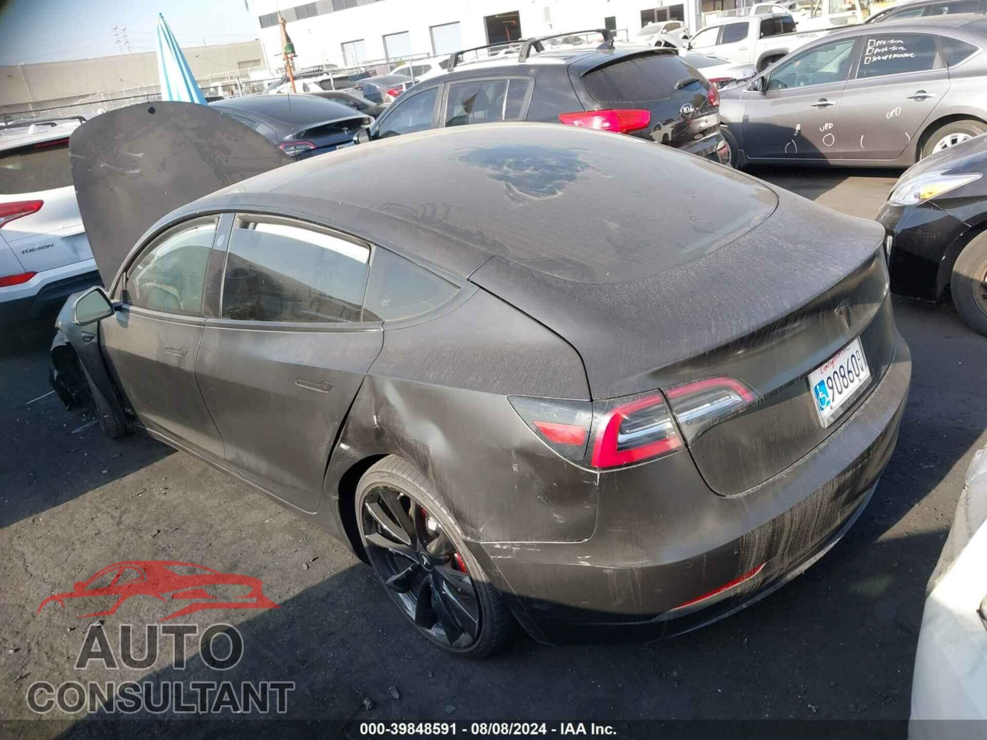 TESLA MODEL 3 2018 - 5YJ3E1EB7JF081810